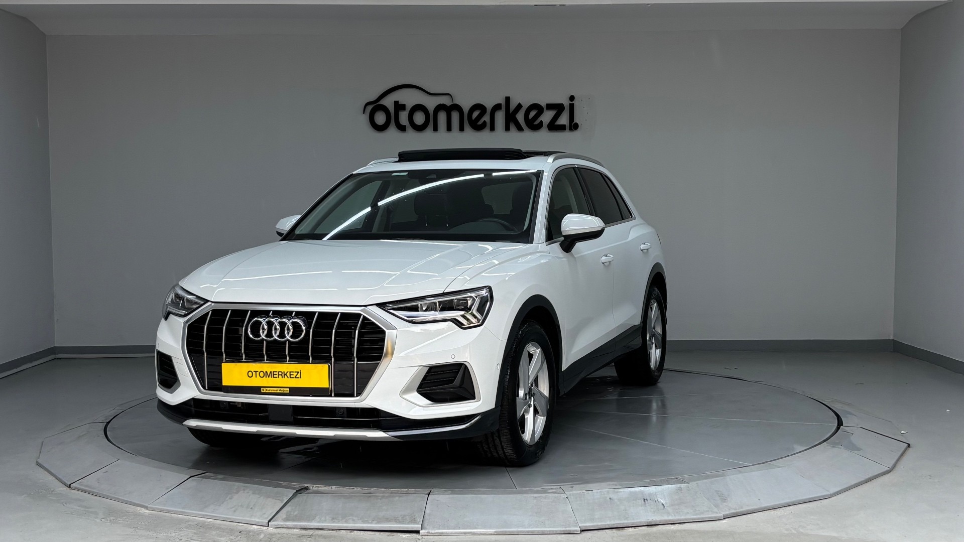 AUDI Q3 1