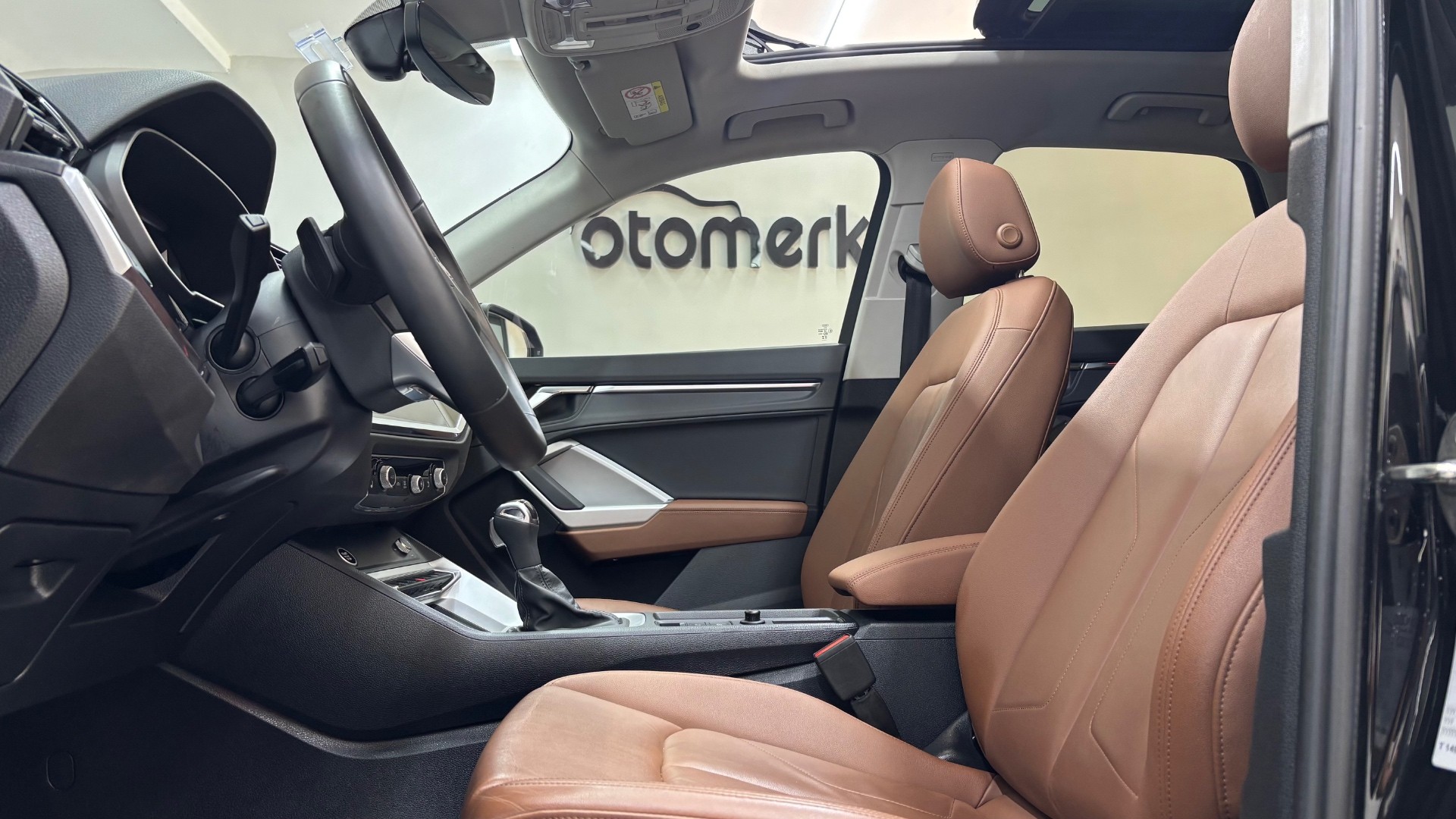 AUDI Q3 10