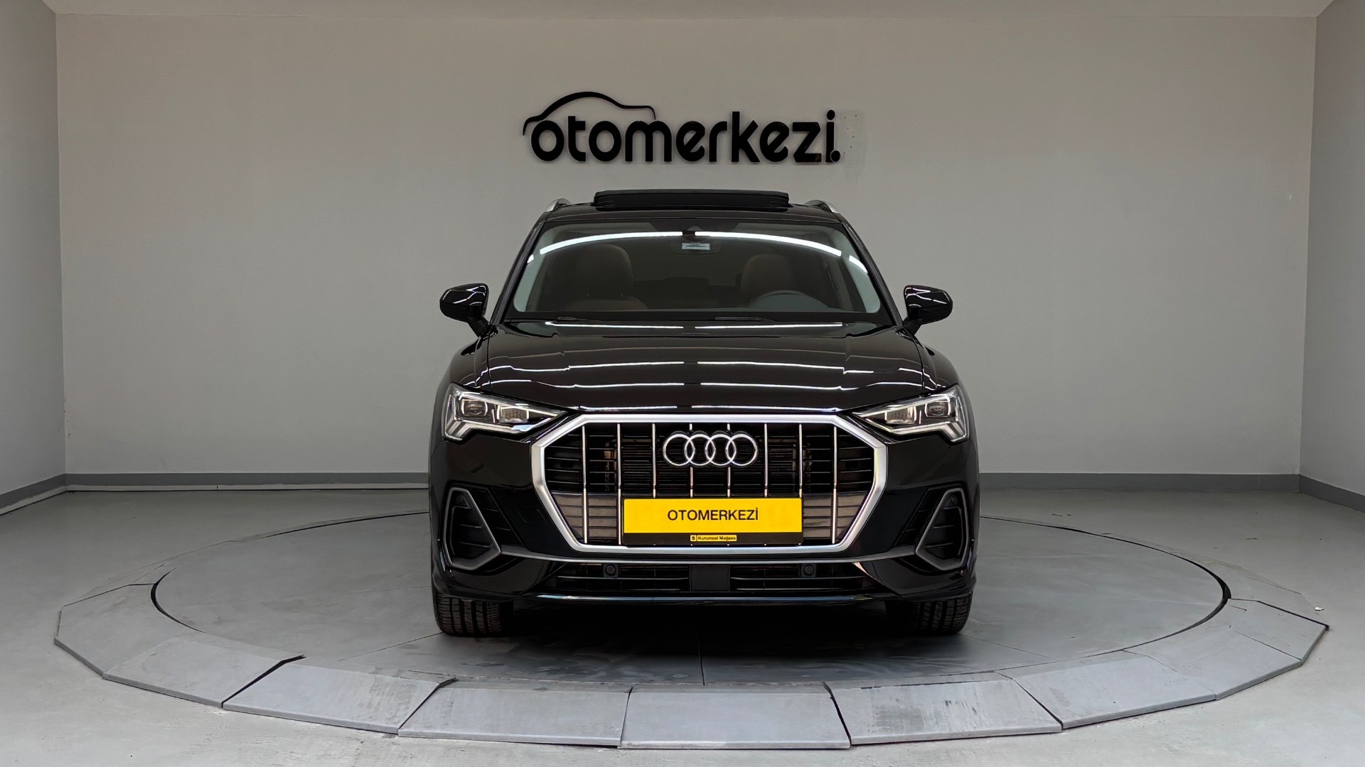 AUDI Q3 13