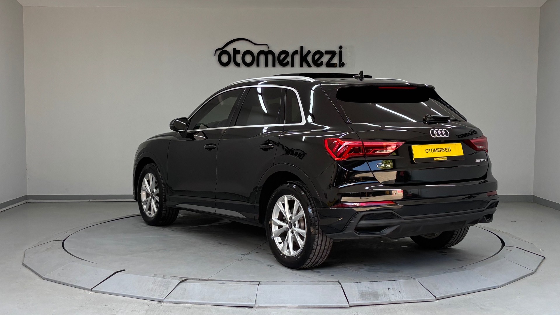 AUDI Q3 14