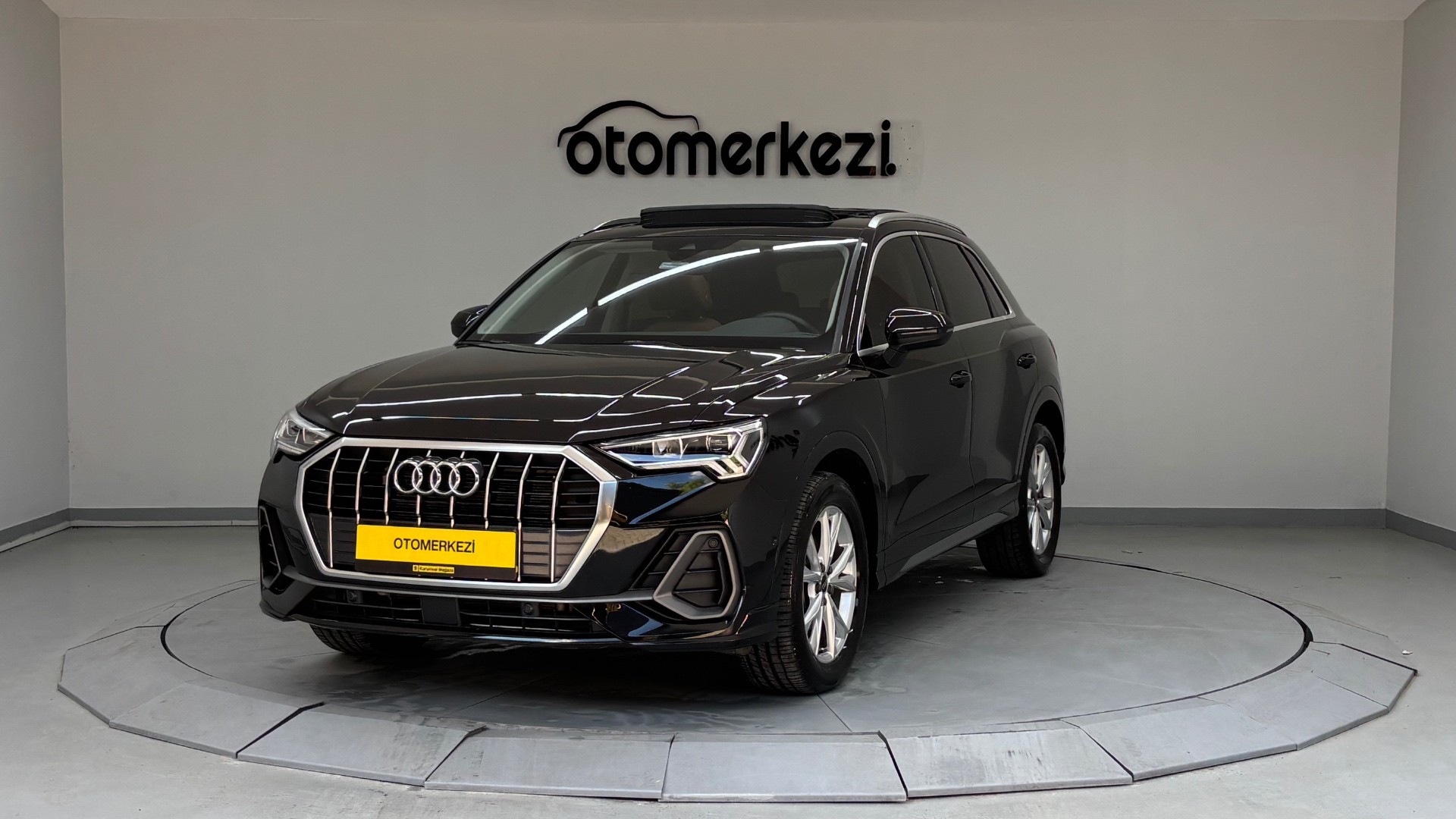 AUDI Q3 16