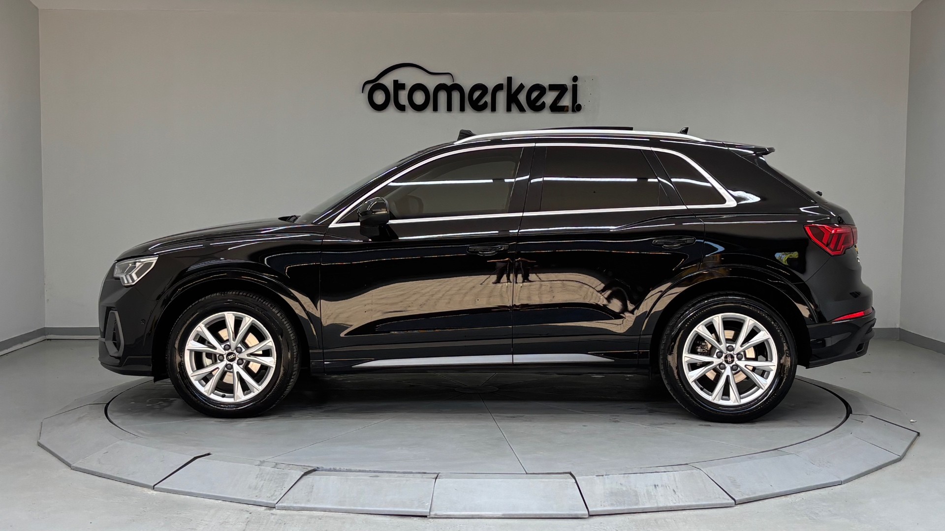 AUDI Q3 18