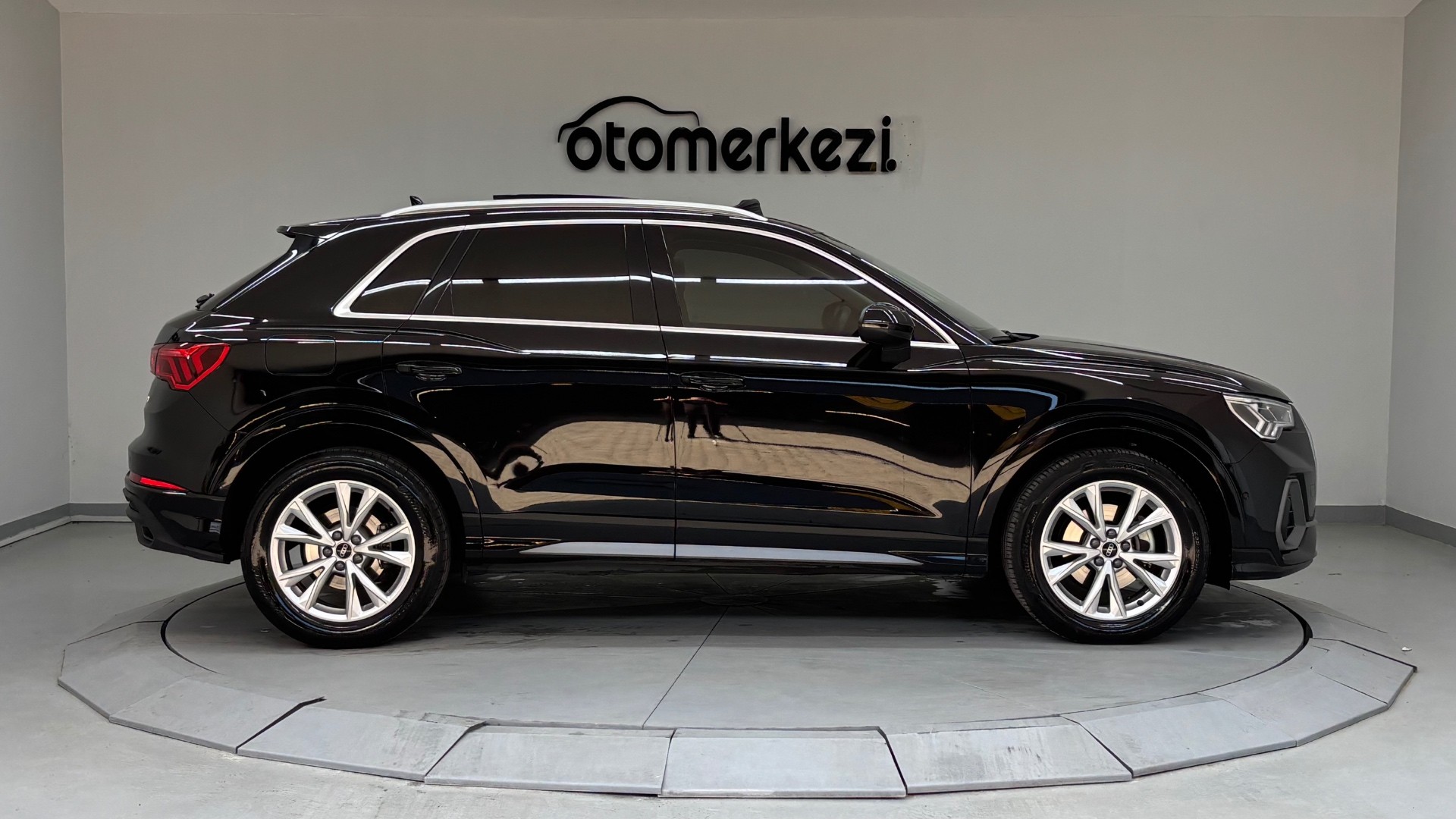 AUDI Q3 22