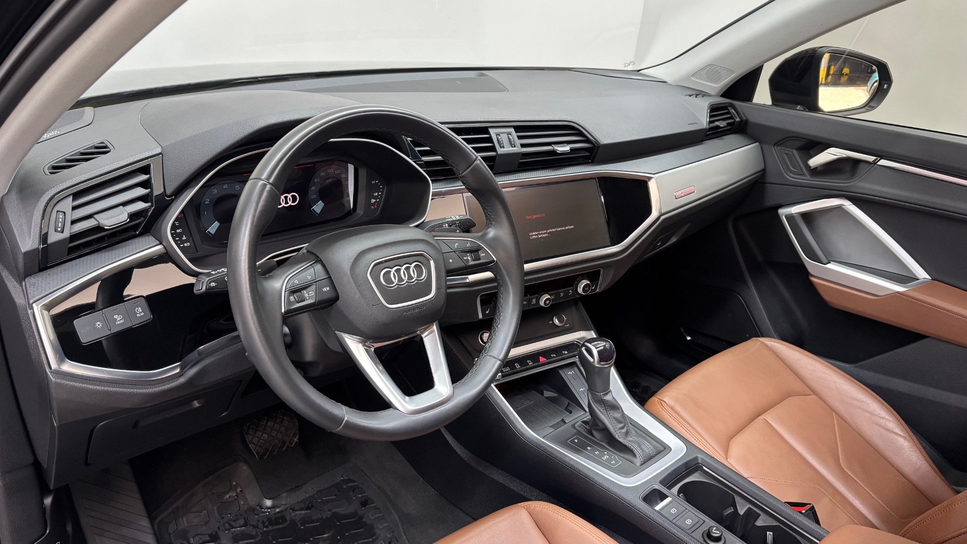 AUDI Q3 26