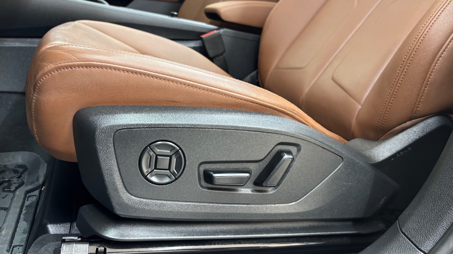 AUDI Q3 27