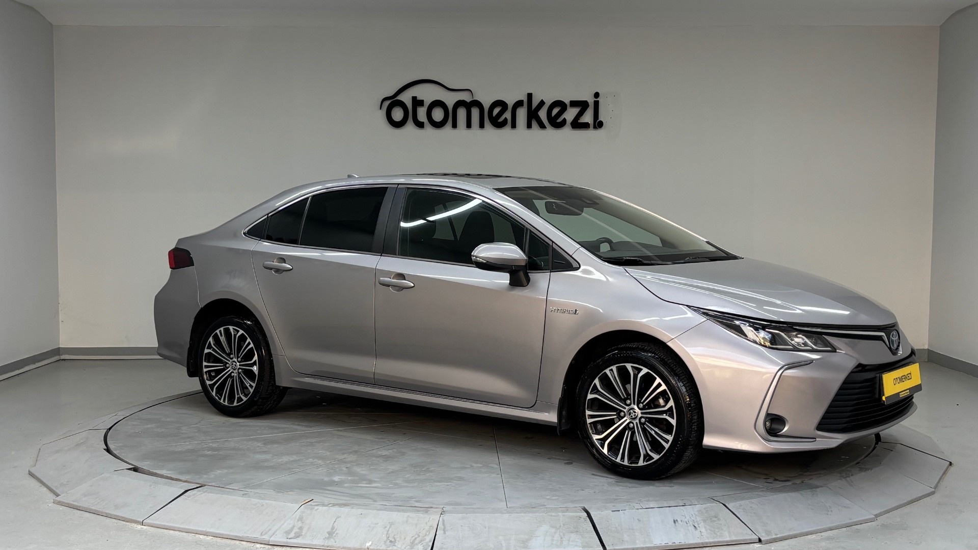 TOYOTA COROLLA 13