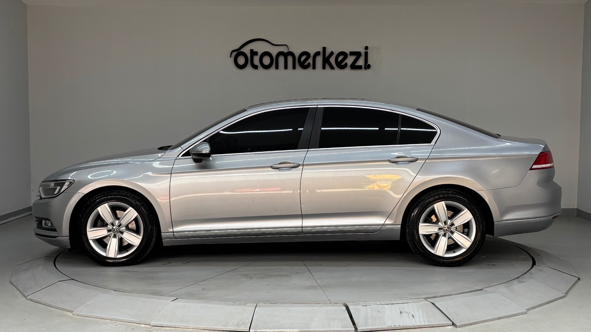 VOLKSWAGEN PASSAT 7