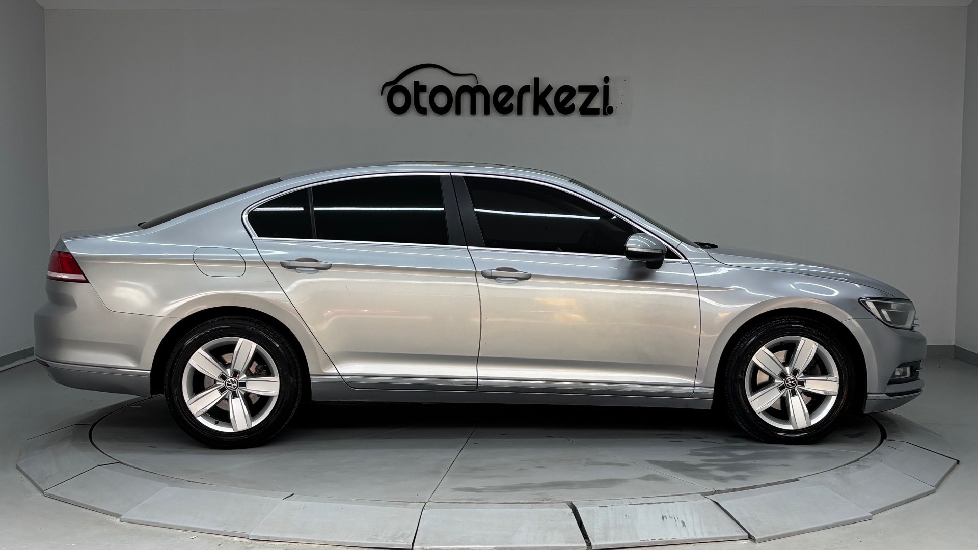 VOLKSWAGEN PASSAT 10