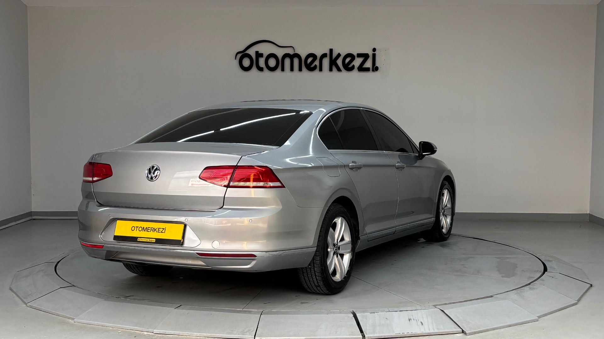 VOLKSWAGEN PASSAT 11
