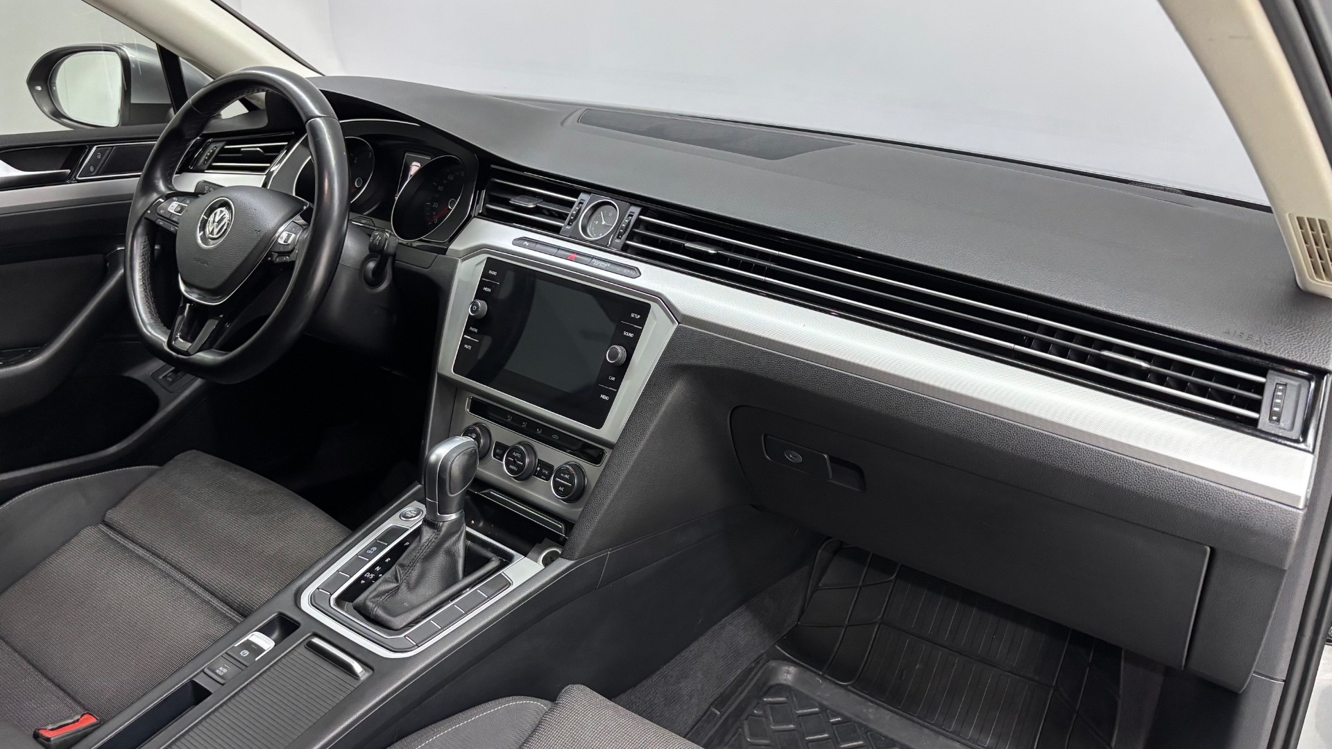 VOLKSWAGEN PASSAT 13