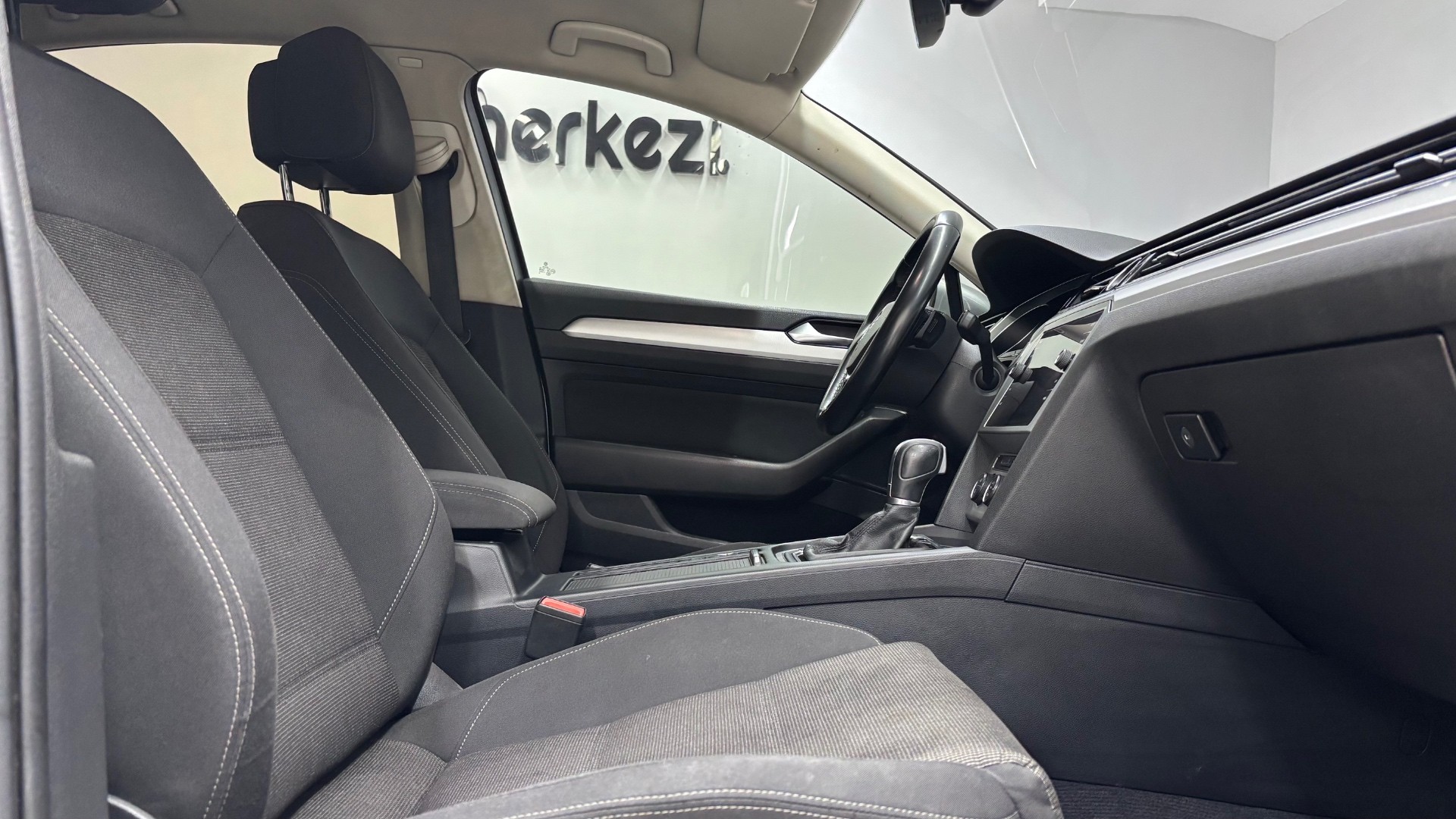 VOLKSWAGEN PASSAT 20