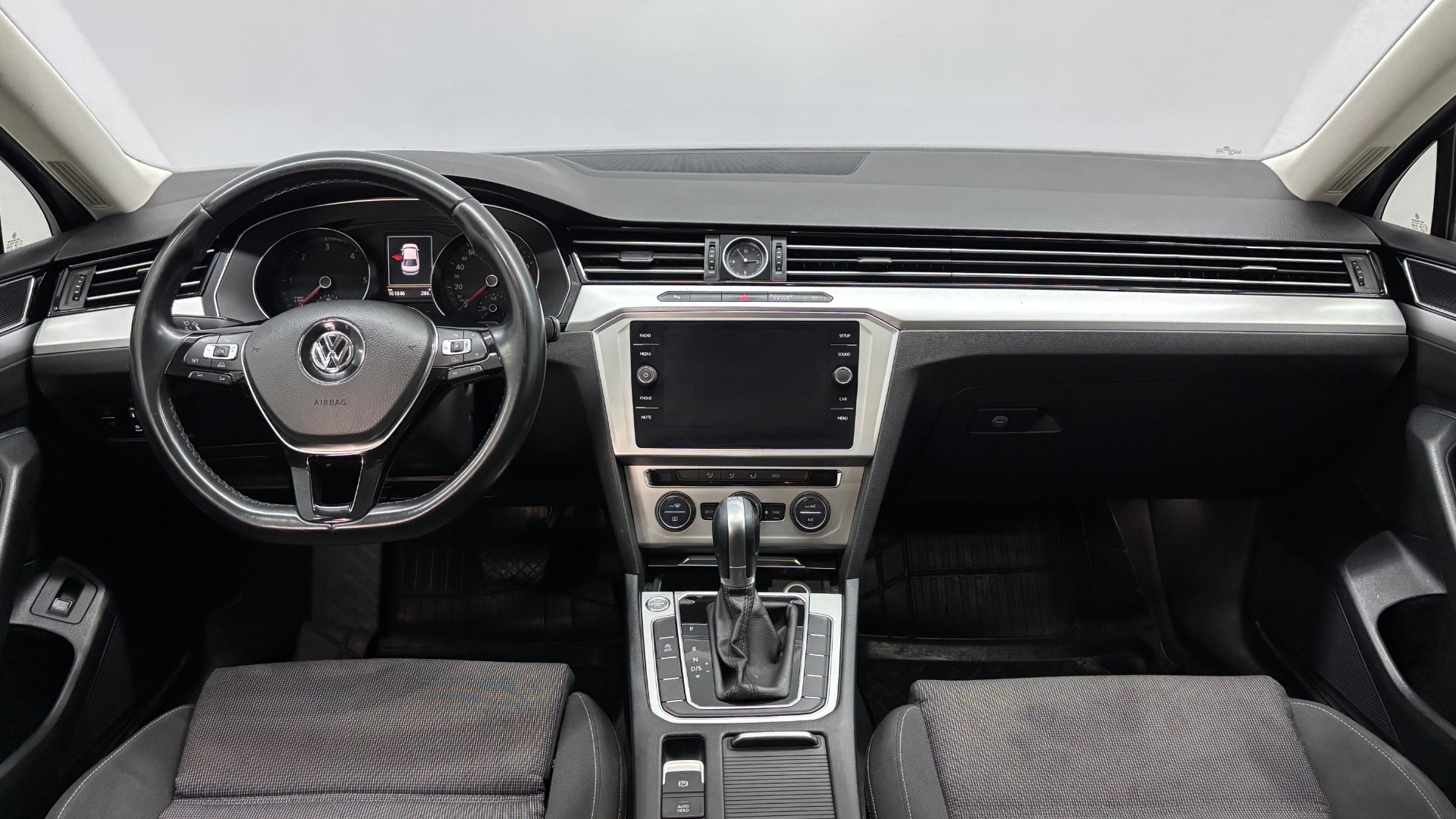 VOLKSWAGEN PASSAT 21