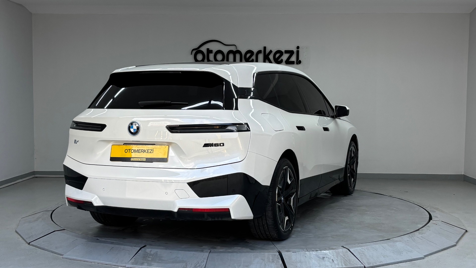 BMW iX 8