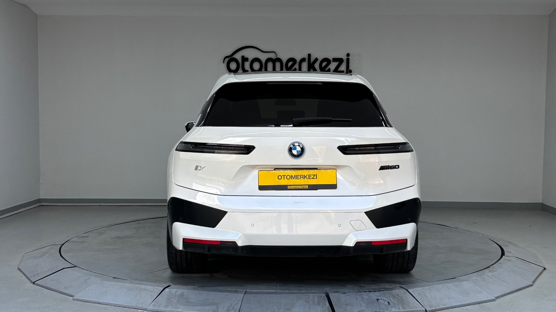 BMW iX 11