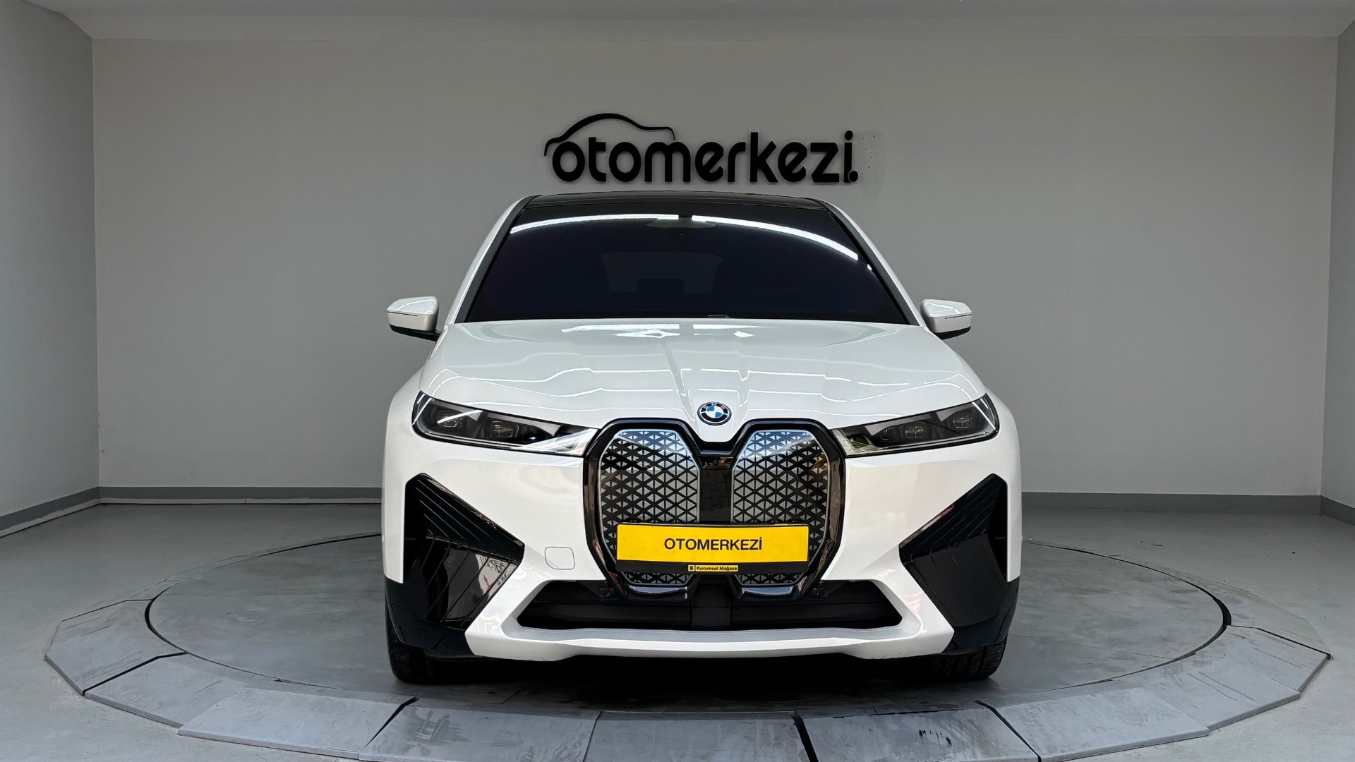 BMW iX 21