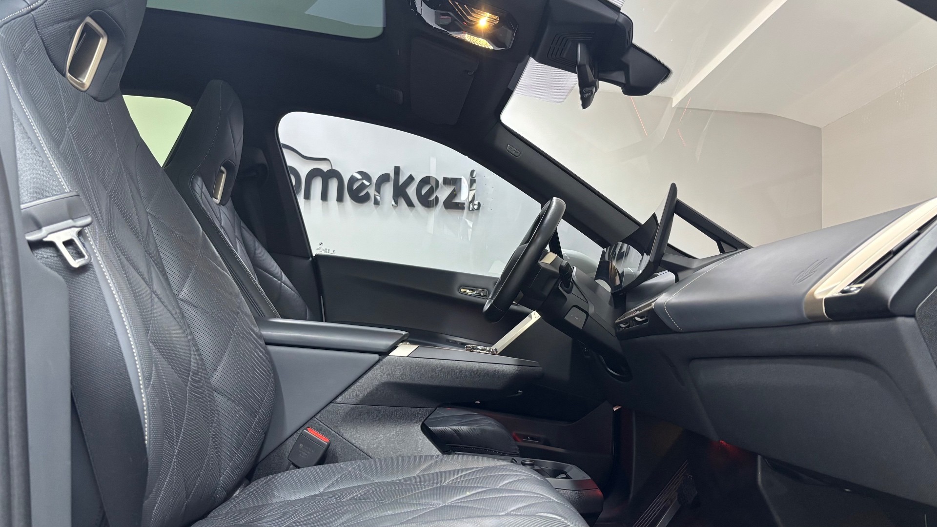 BMW iX 29