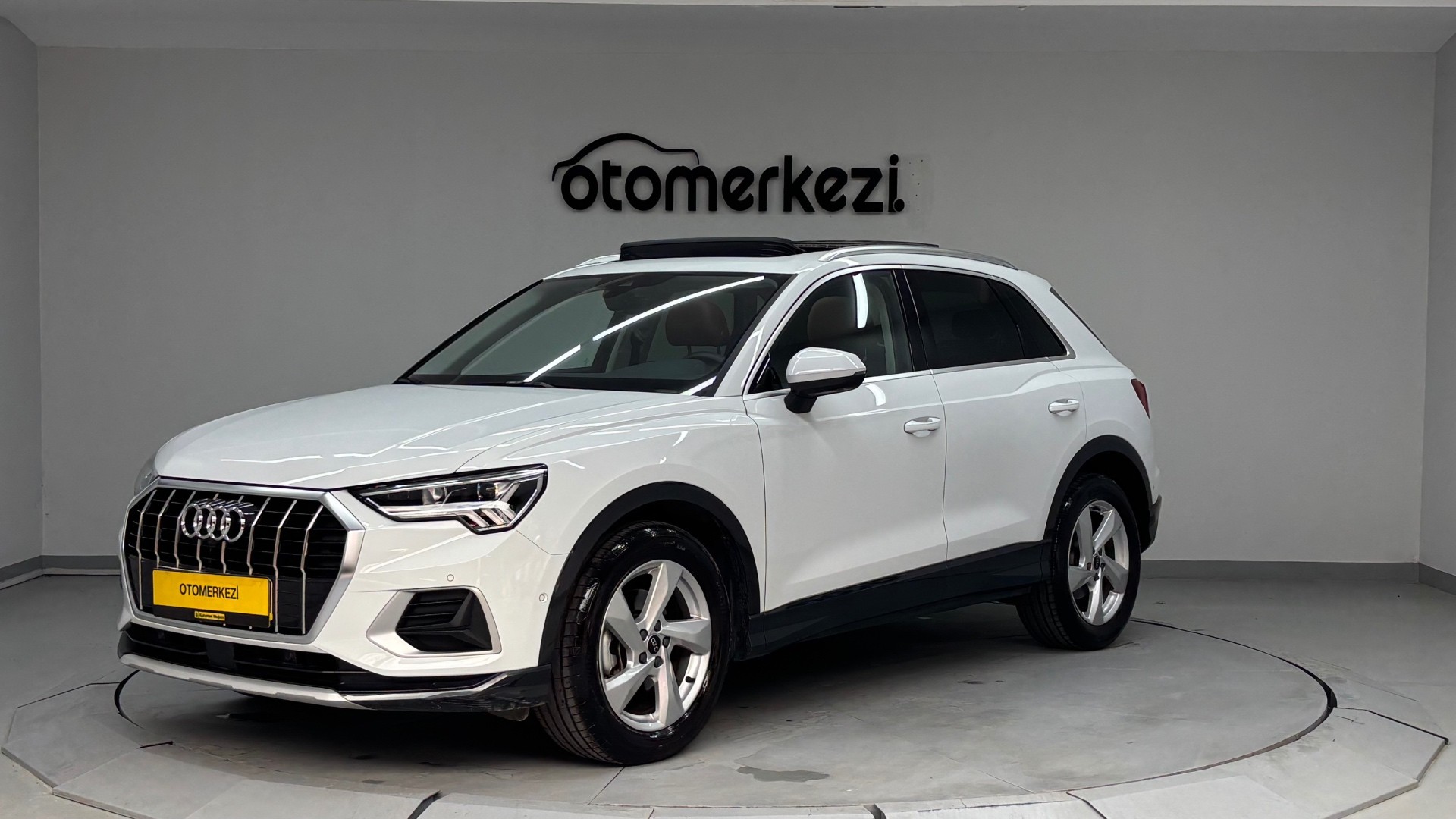 AUDI Q3 2