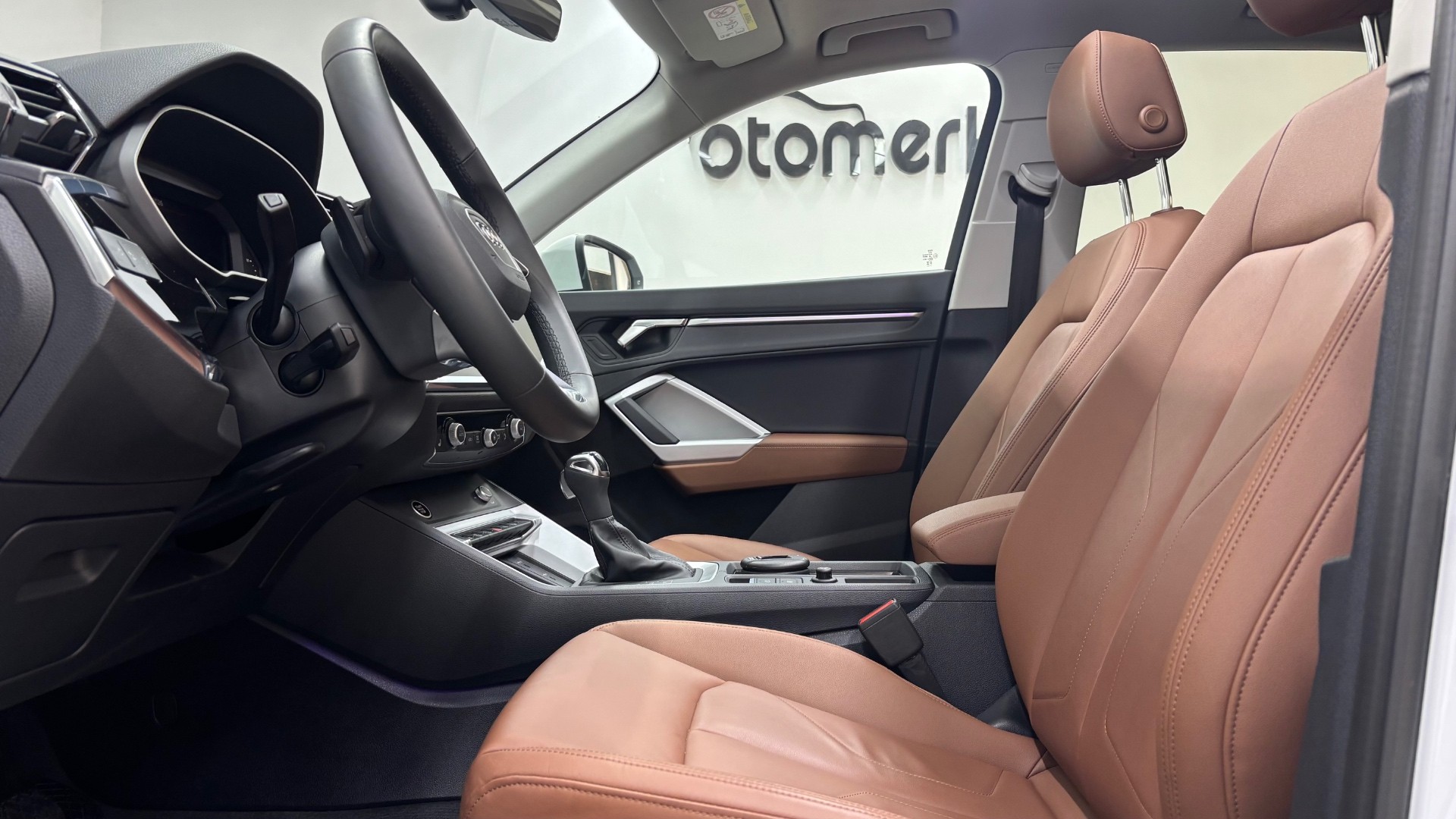 AUDI Q3 4