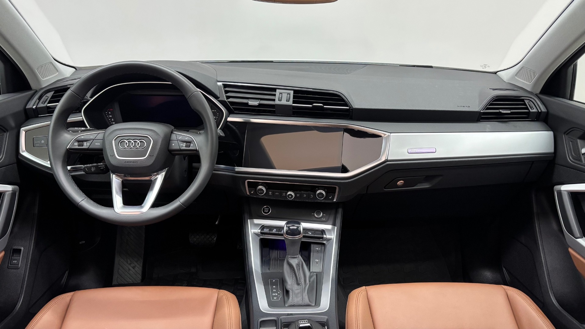 AUDI Q3 9