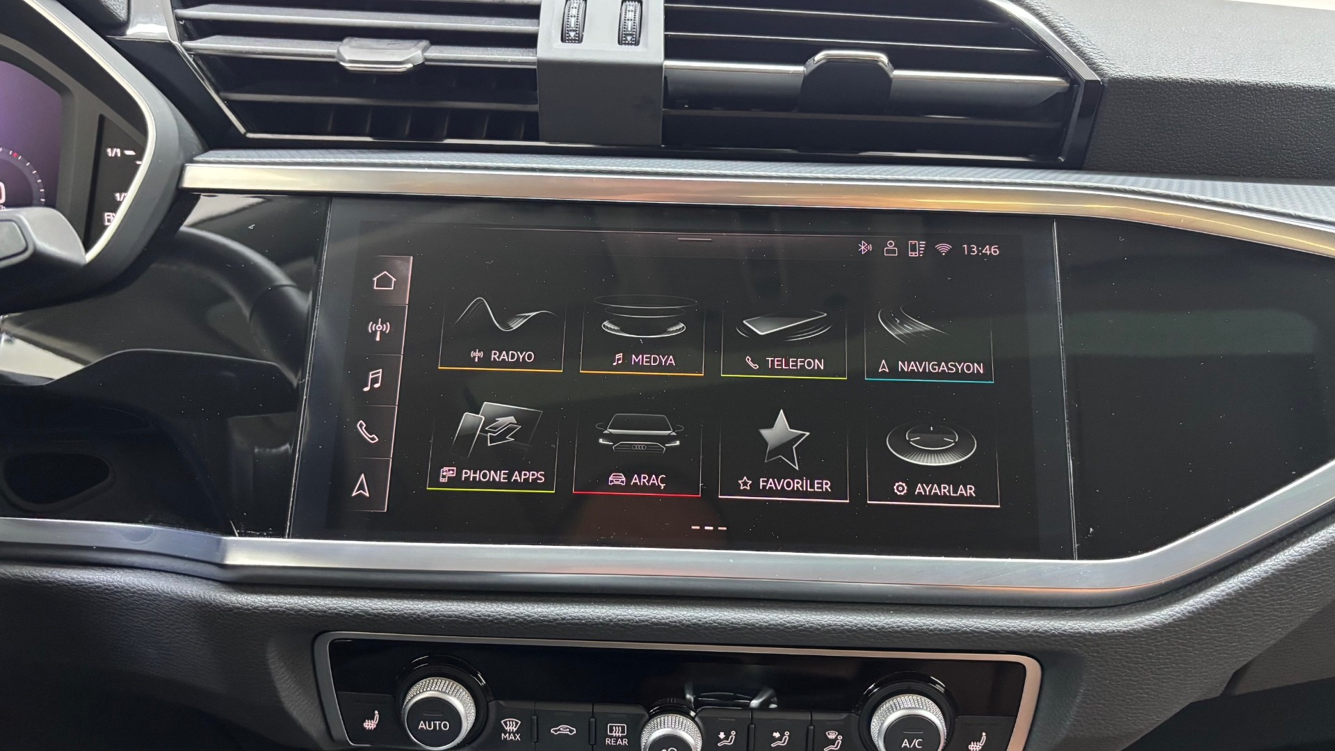 AUDI Q3 10