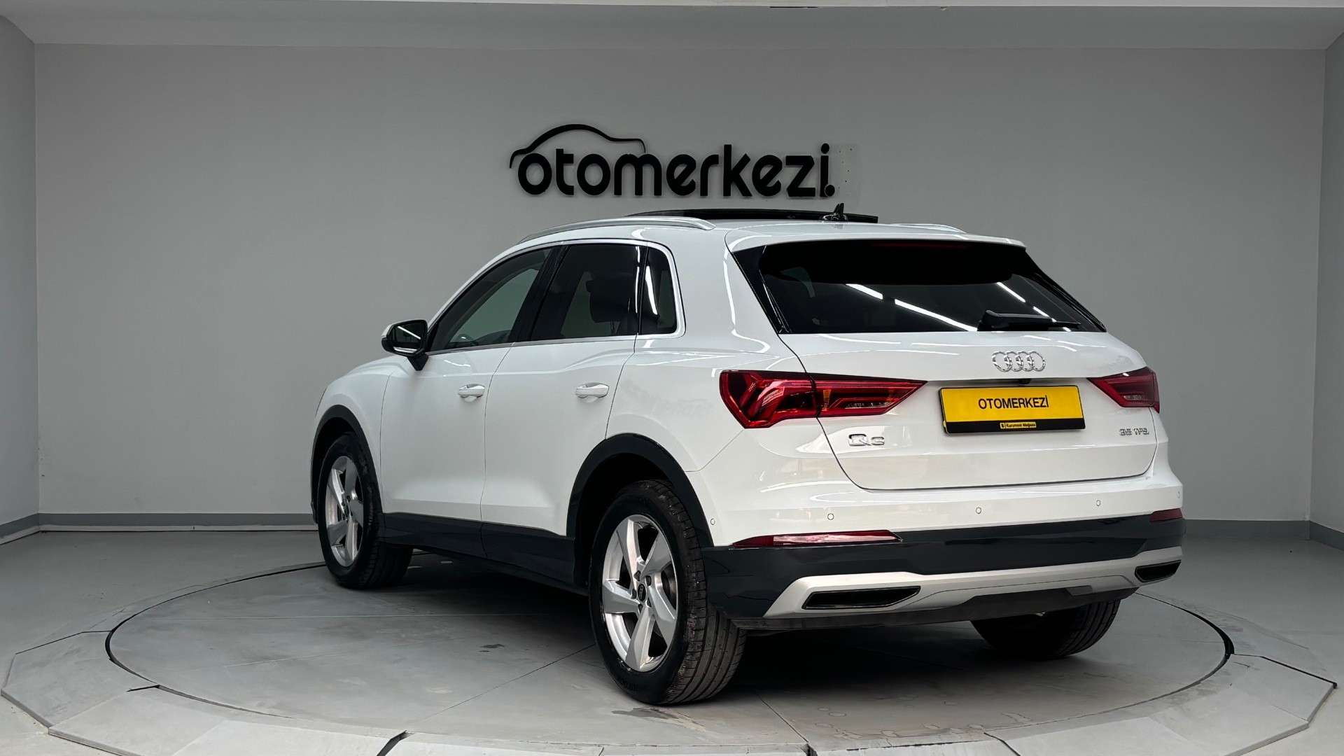 AUDI Q3 13