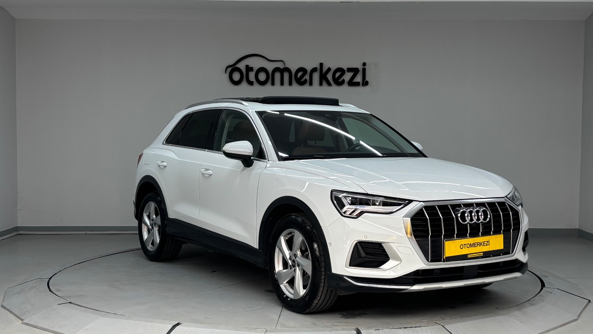 AUDI Q3 17