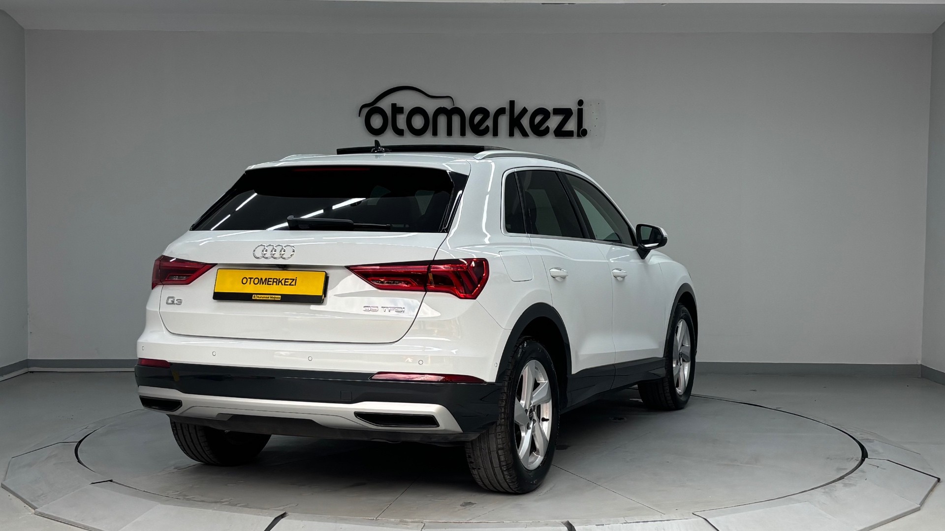 AUDI Q3 19