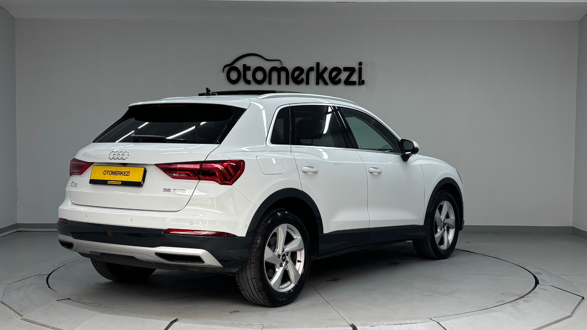 AUDI Q3 22