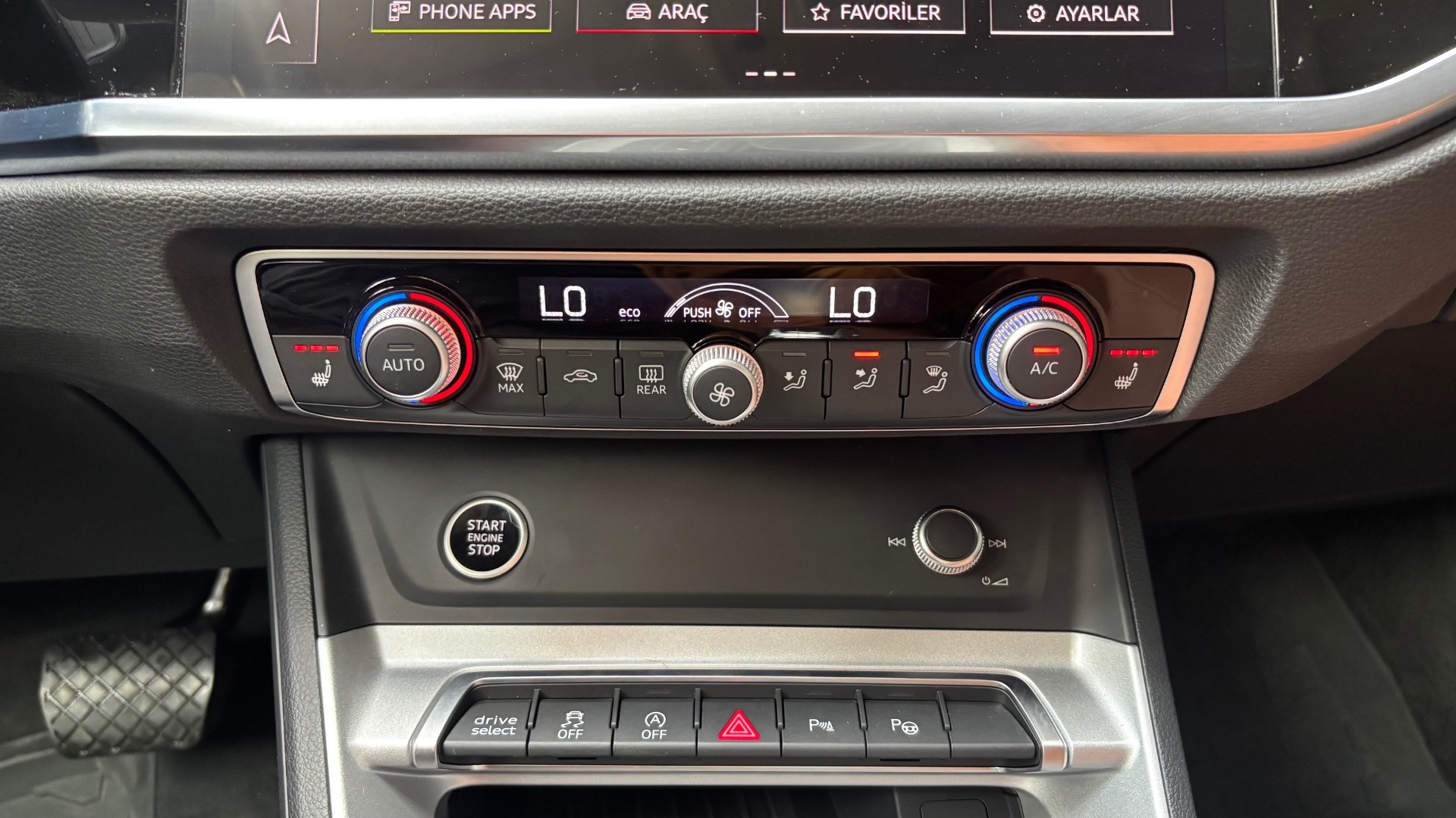 AUDI Q3 28