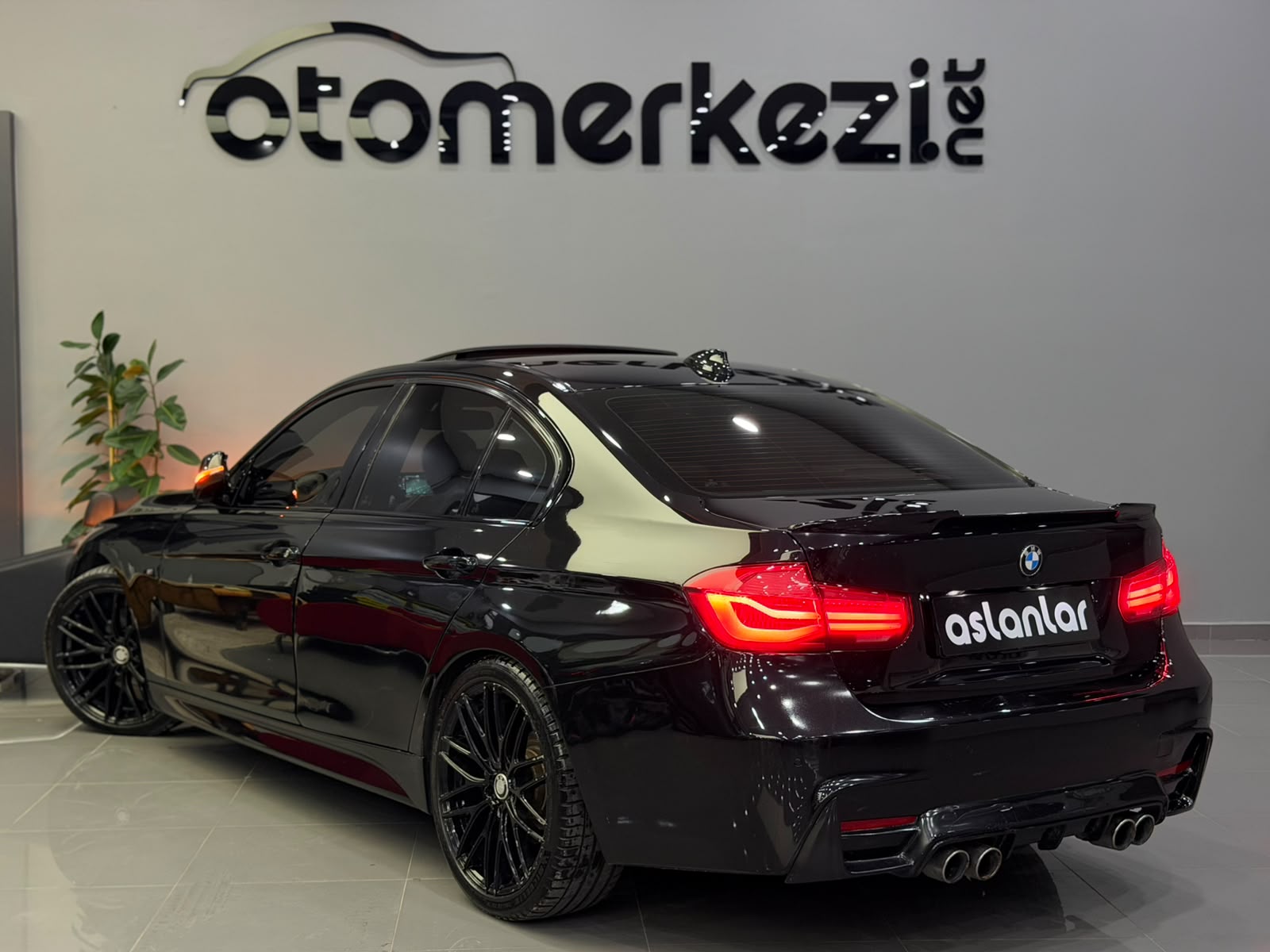 BMW 320i 18