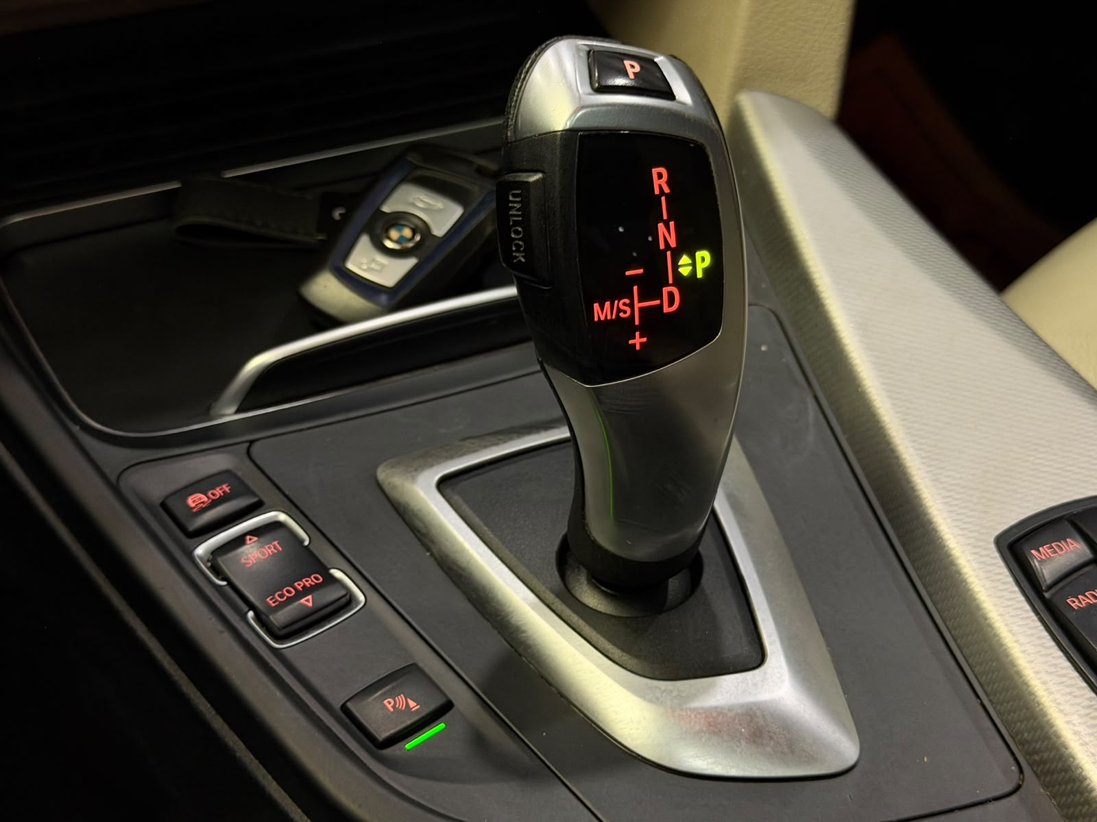 BMW 320i 21