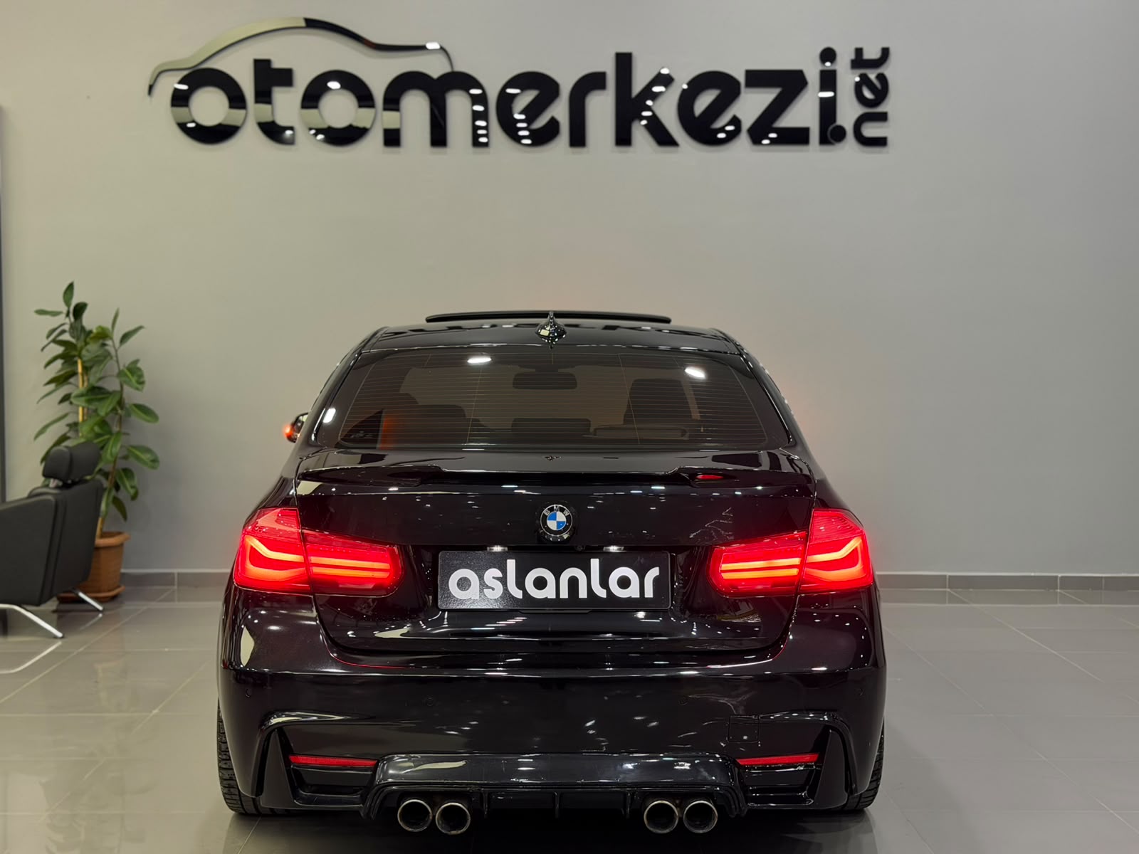 BMW 320i 28
