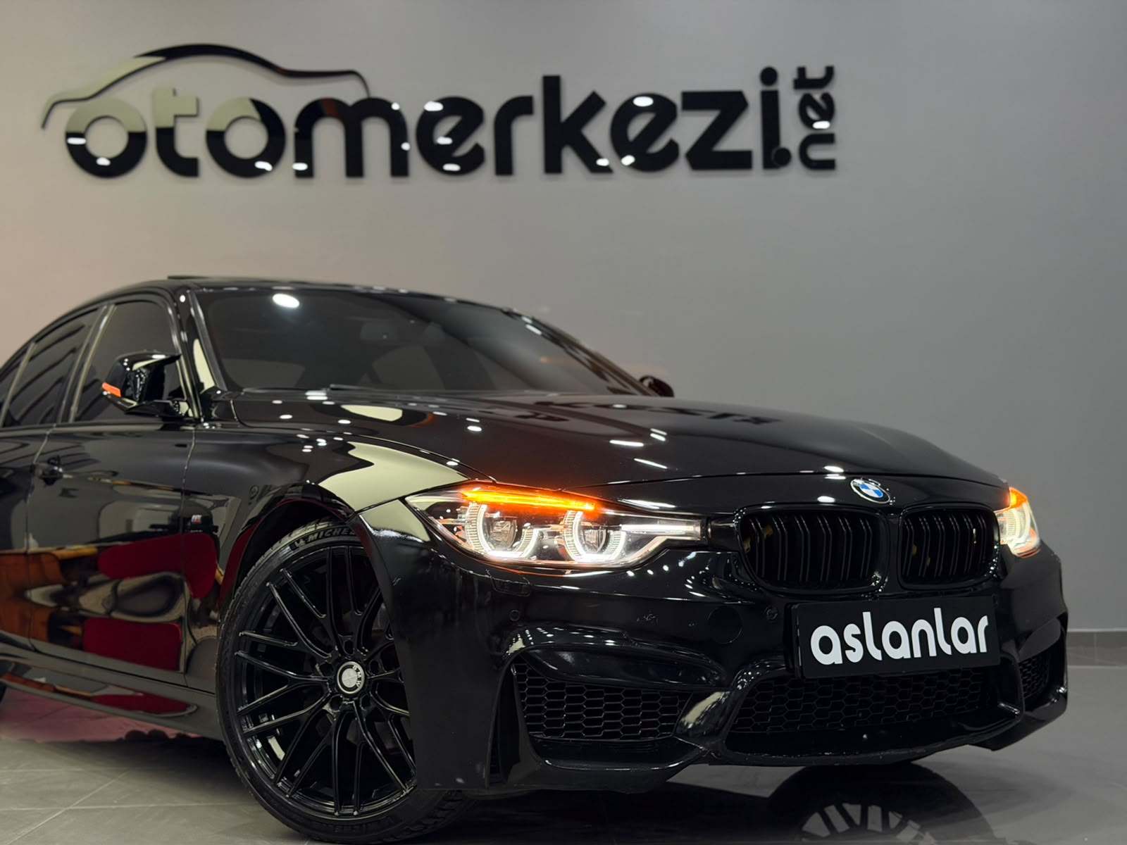 BMW 320i 34