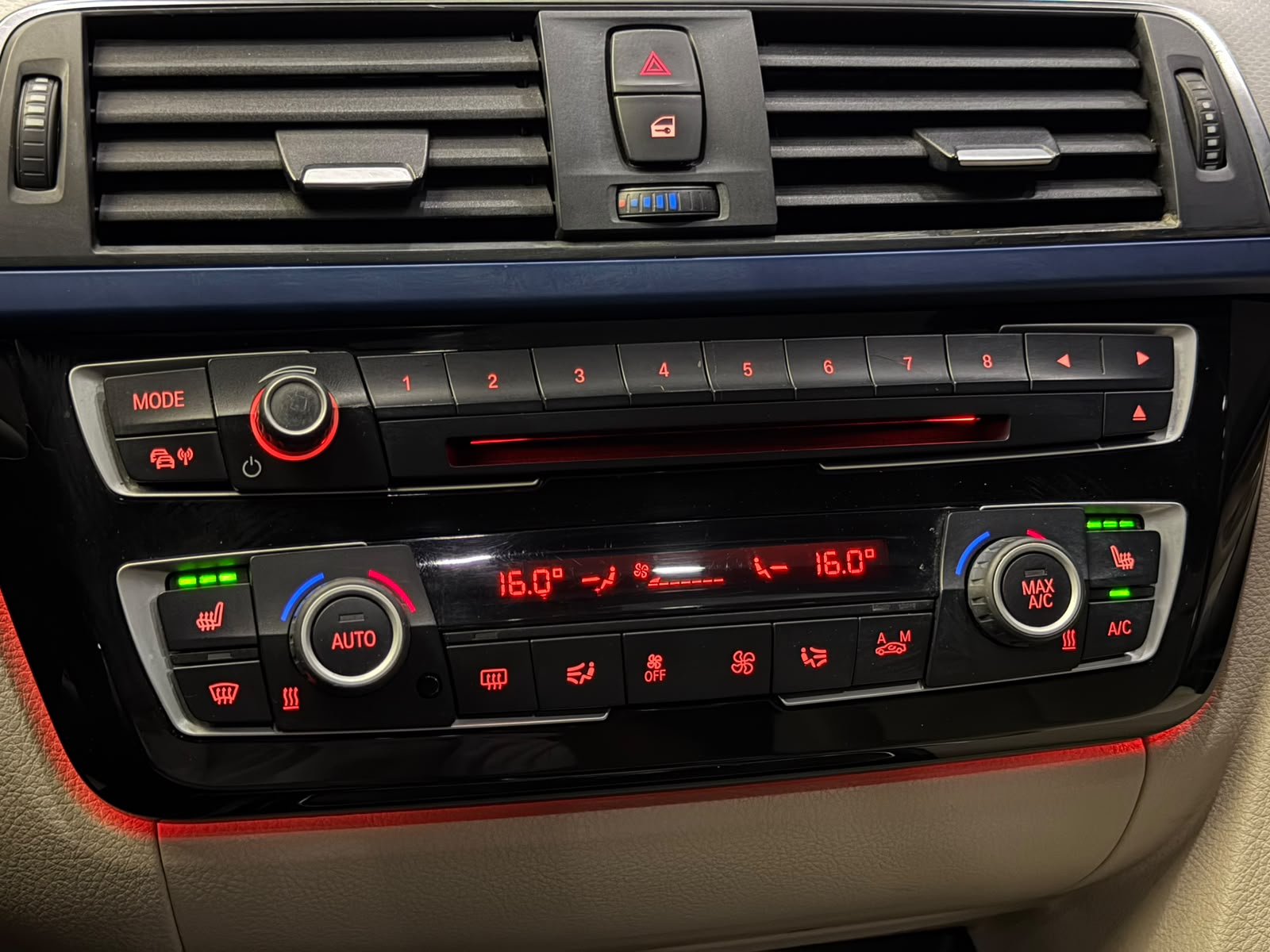 BMW 320i 35