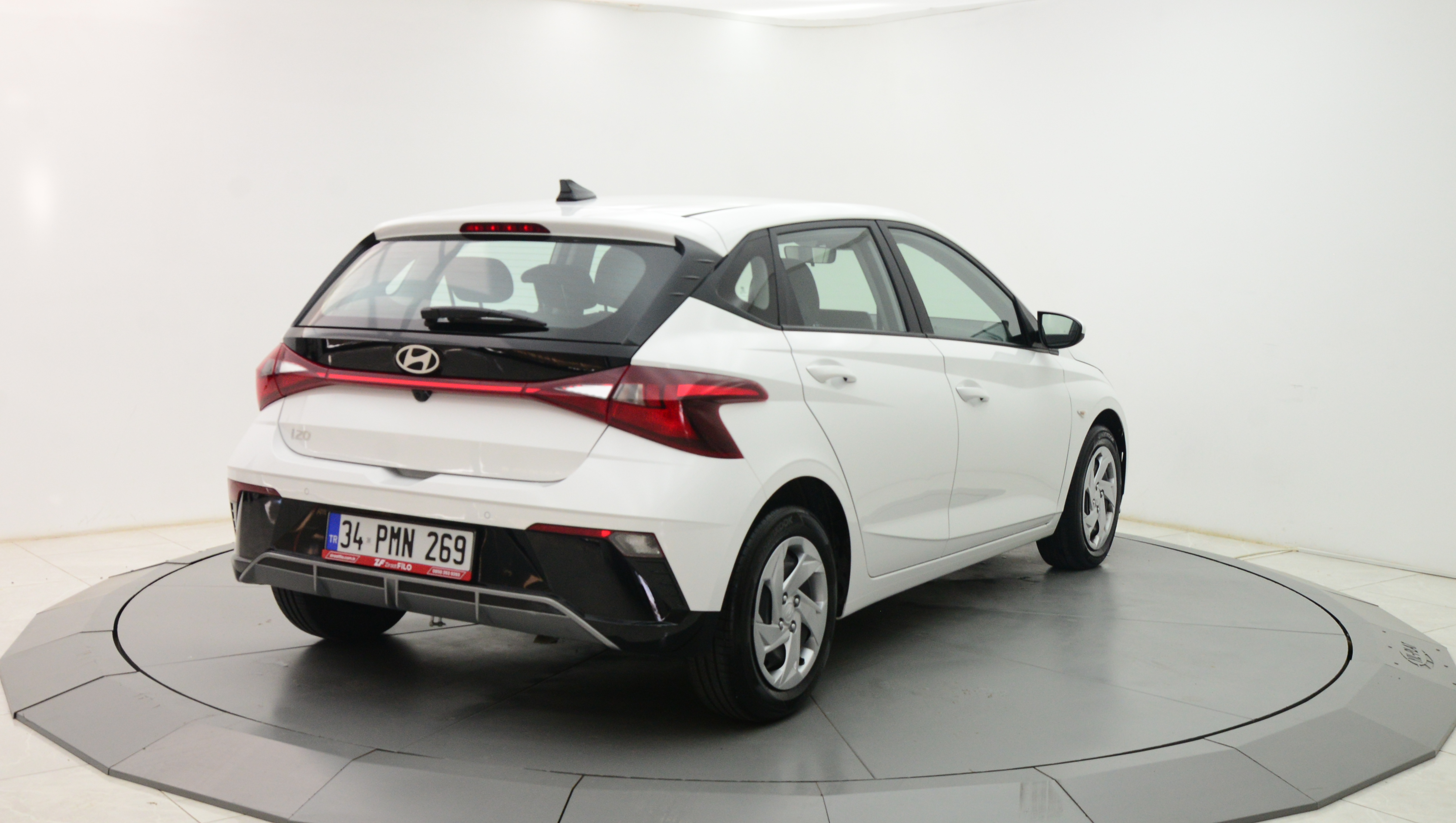 HYUNDAI i20 4