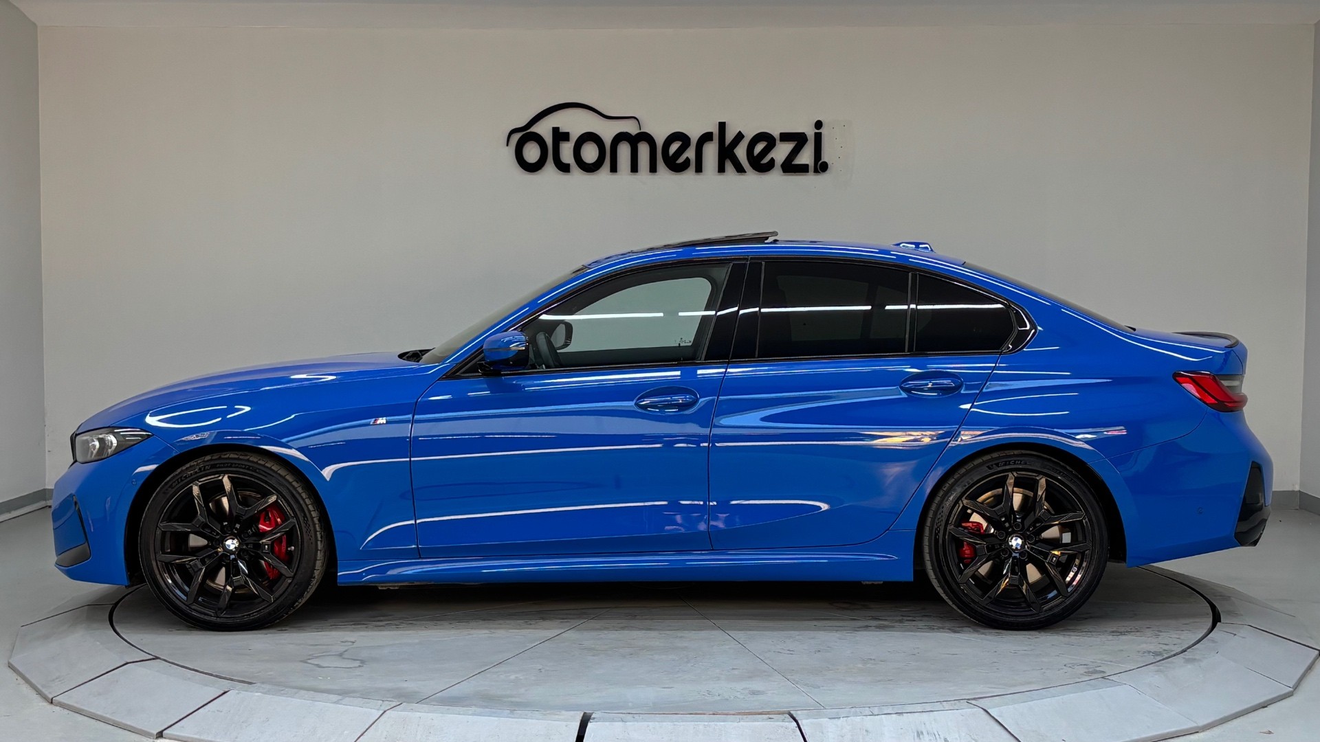 BMW 320i 4