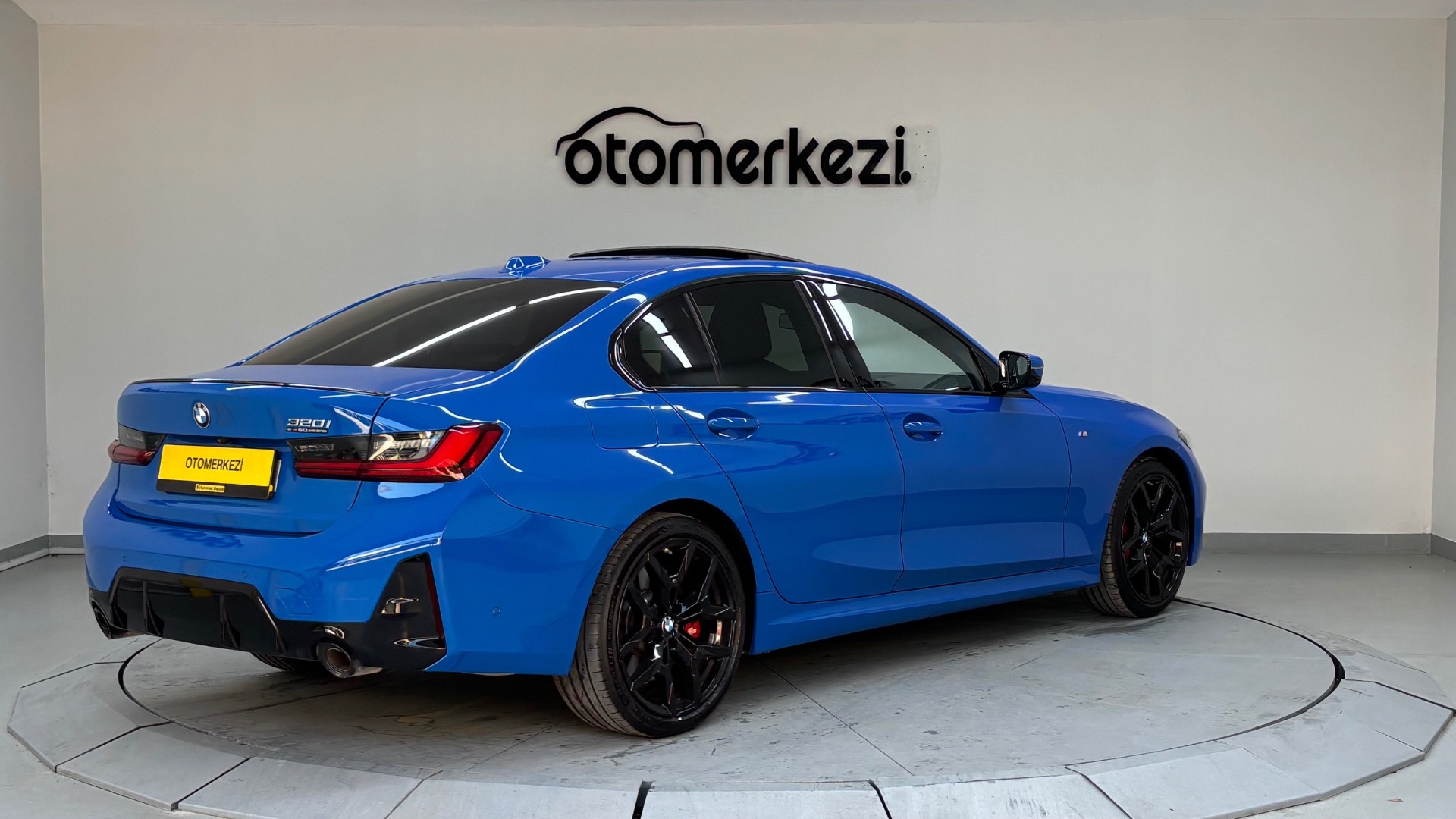 BMW 320i 8