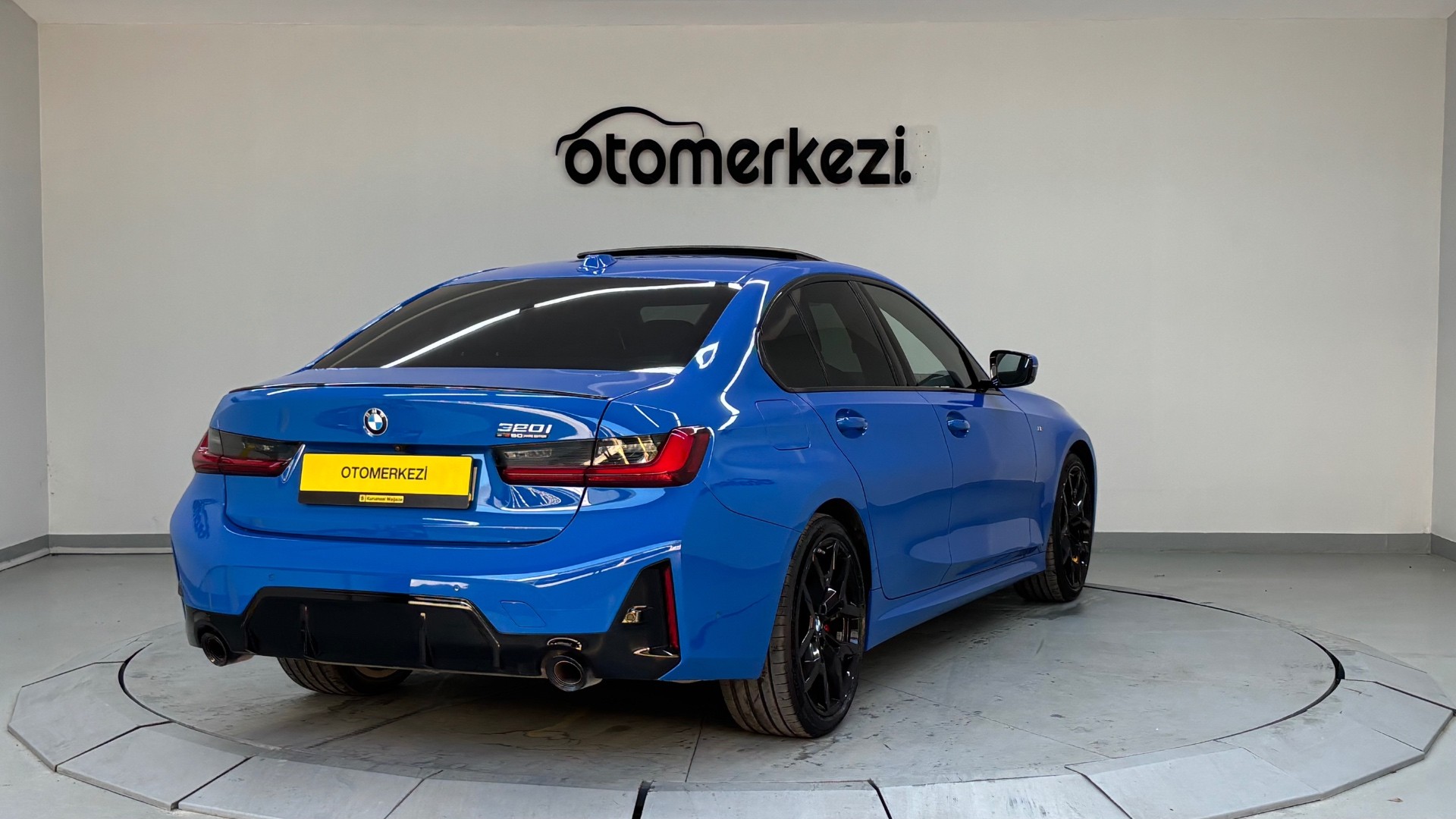 BMW 320i 10