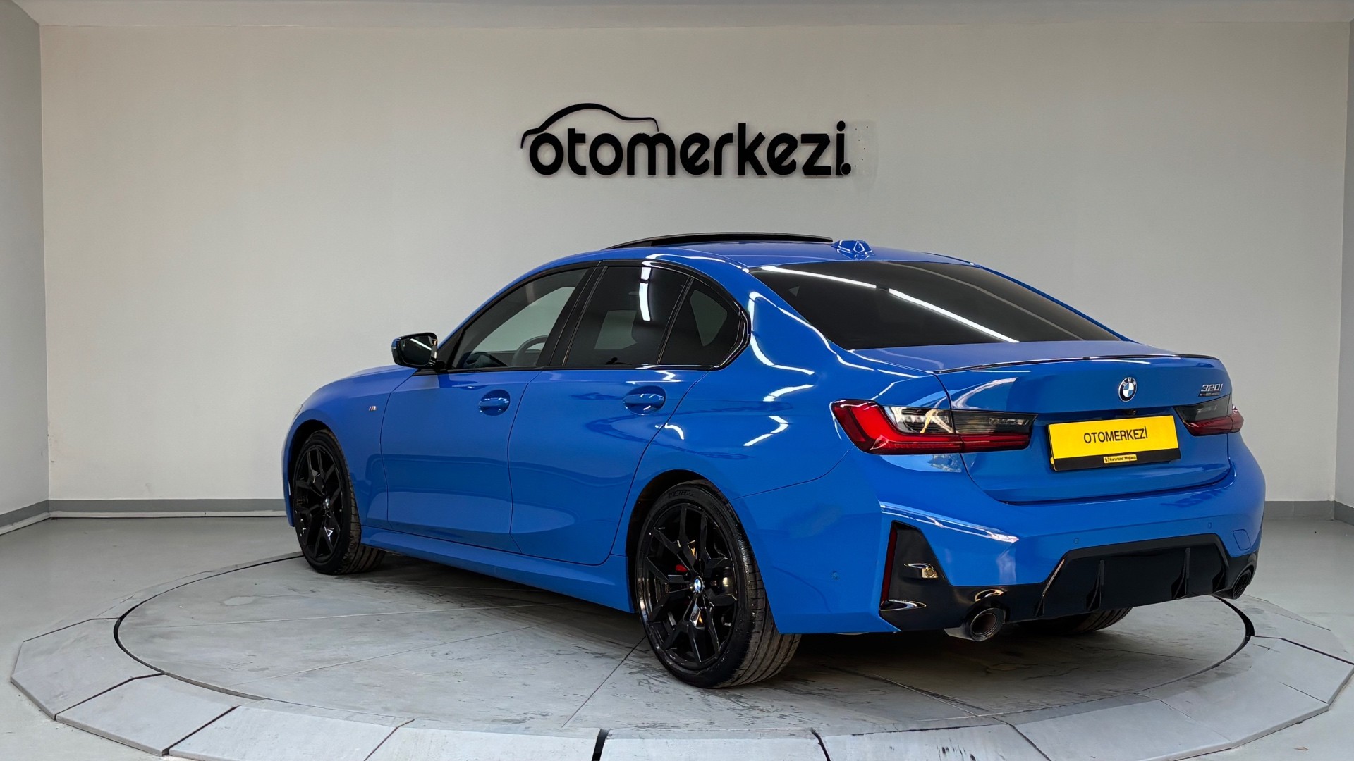BMW 320i 15