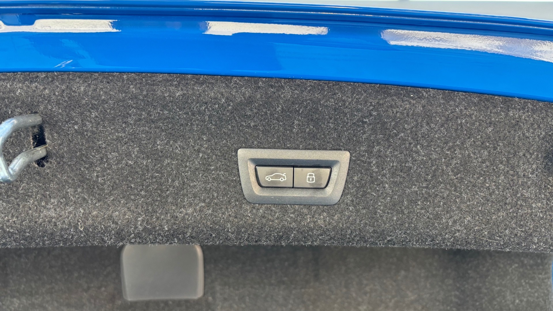 BMW 320i 32