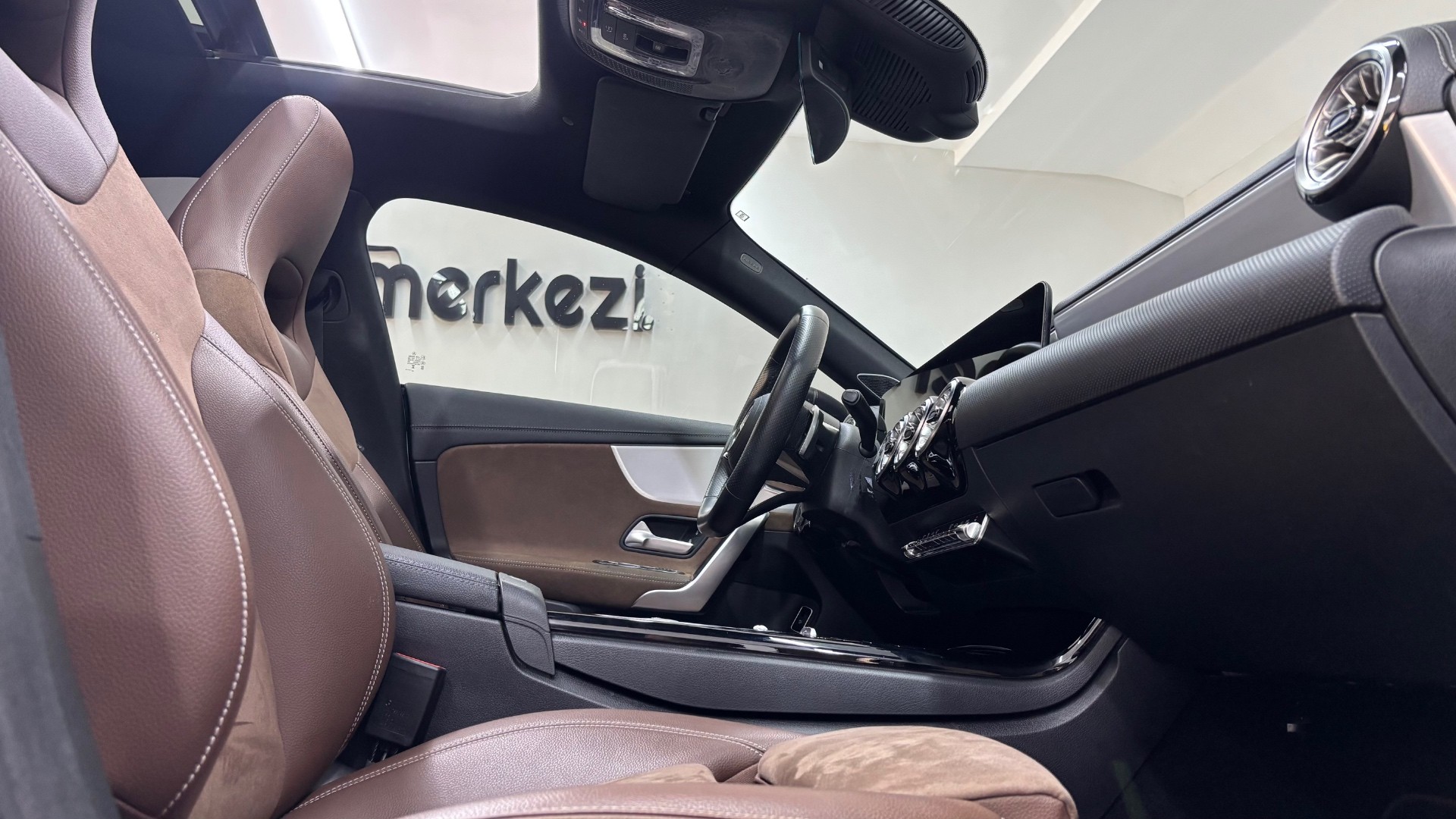 MERCEDES CLA 7