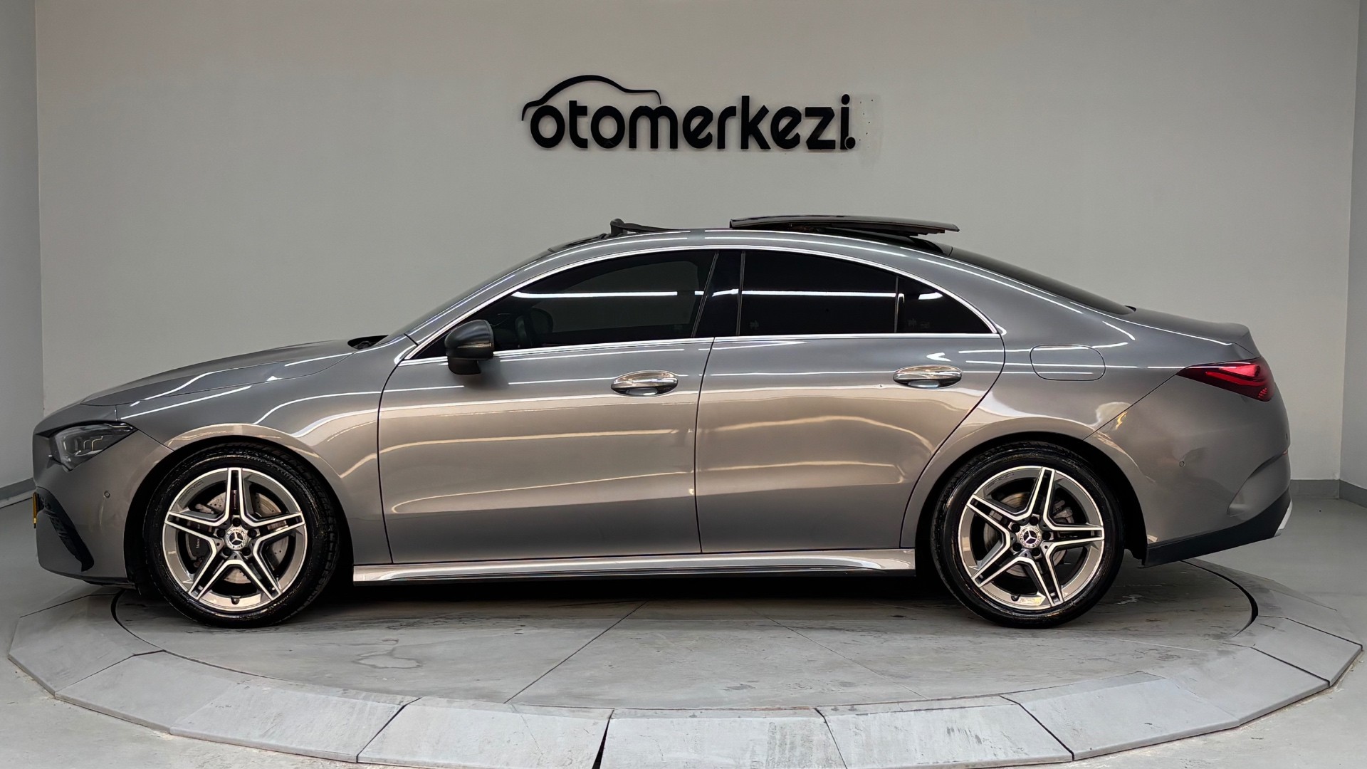 MERCEDES CLA 13