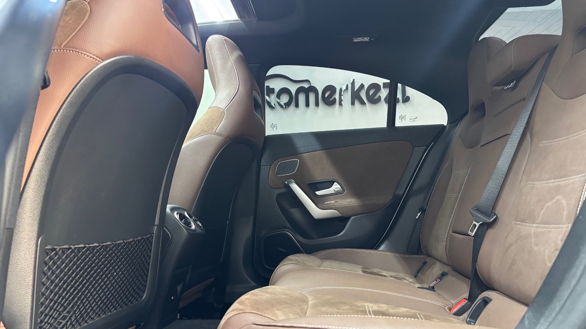 MERCEDES CLA 23