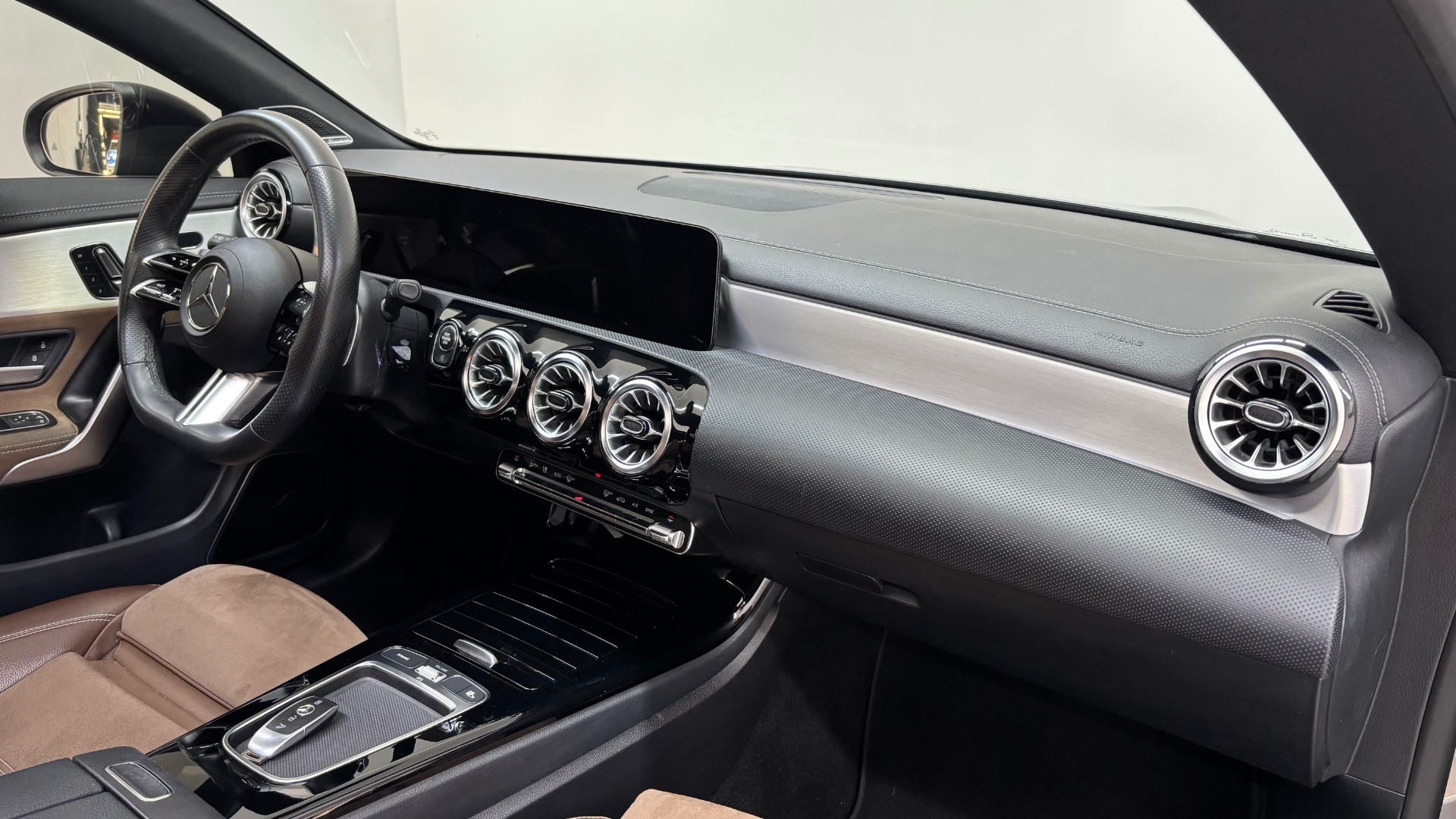 MERCEDES CLA 27