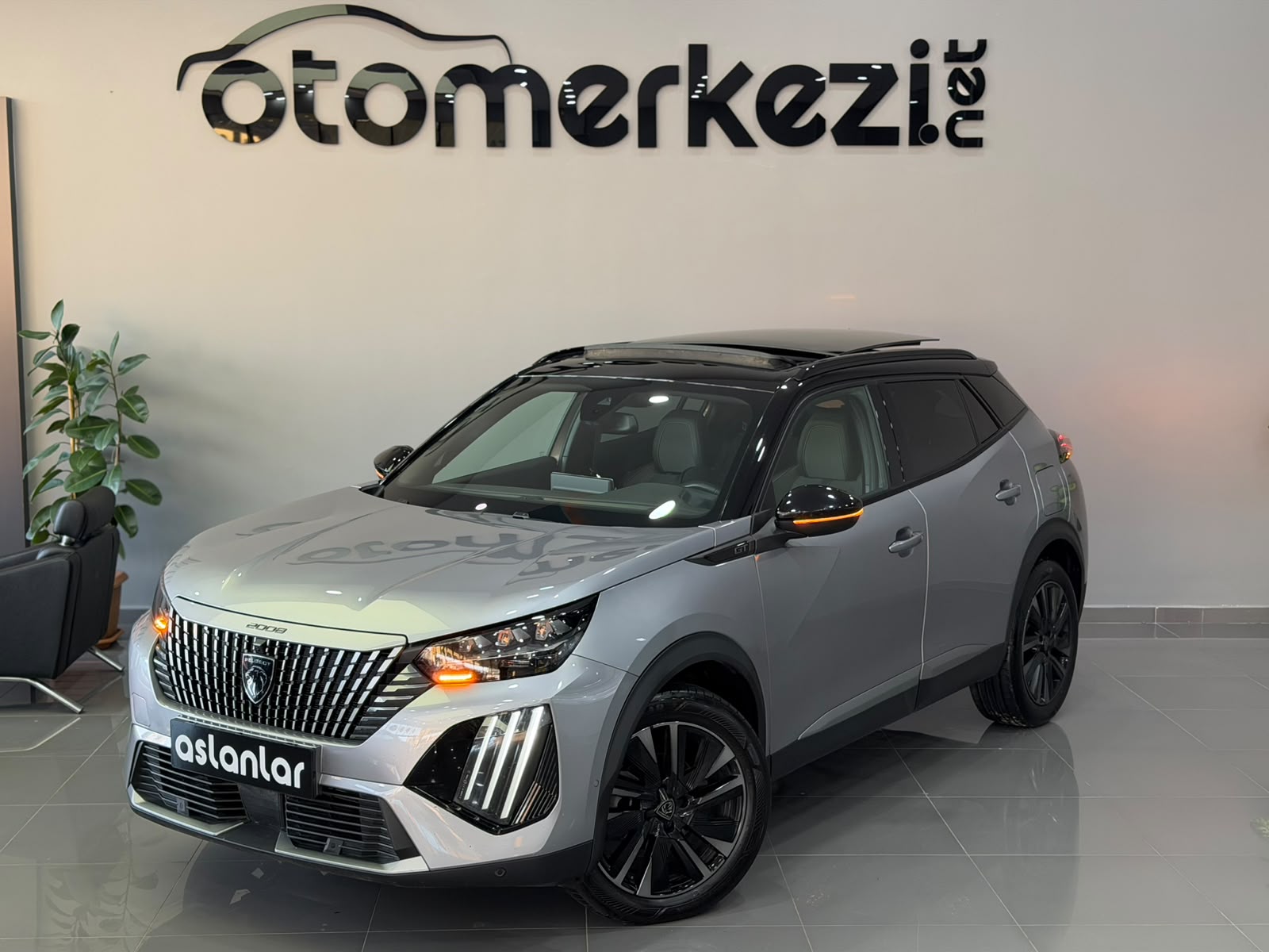 PEUGEOT 2008 4