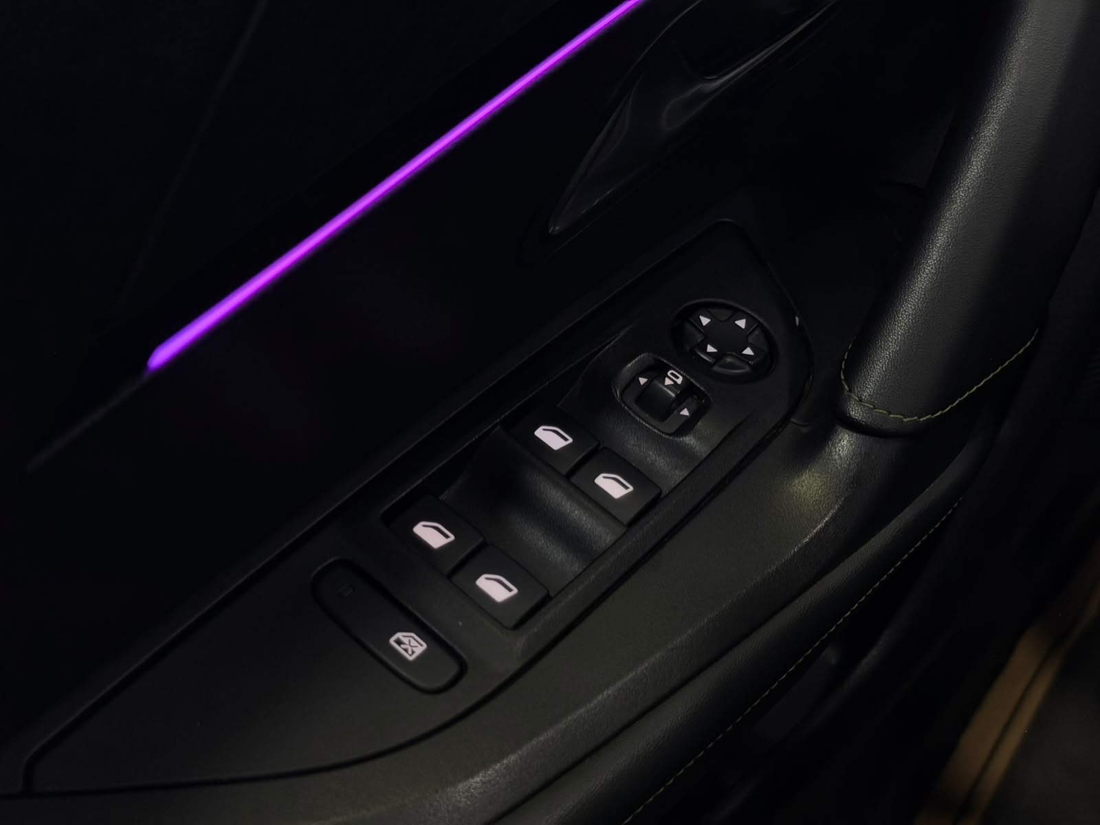 PEUGEOT 2008 14