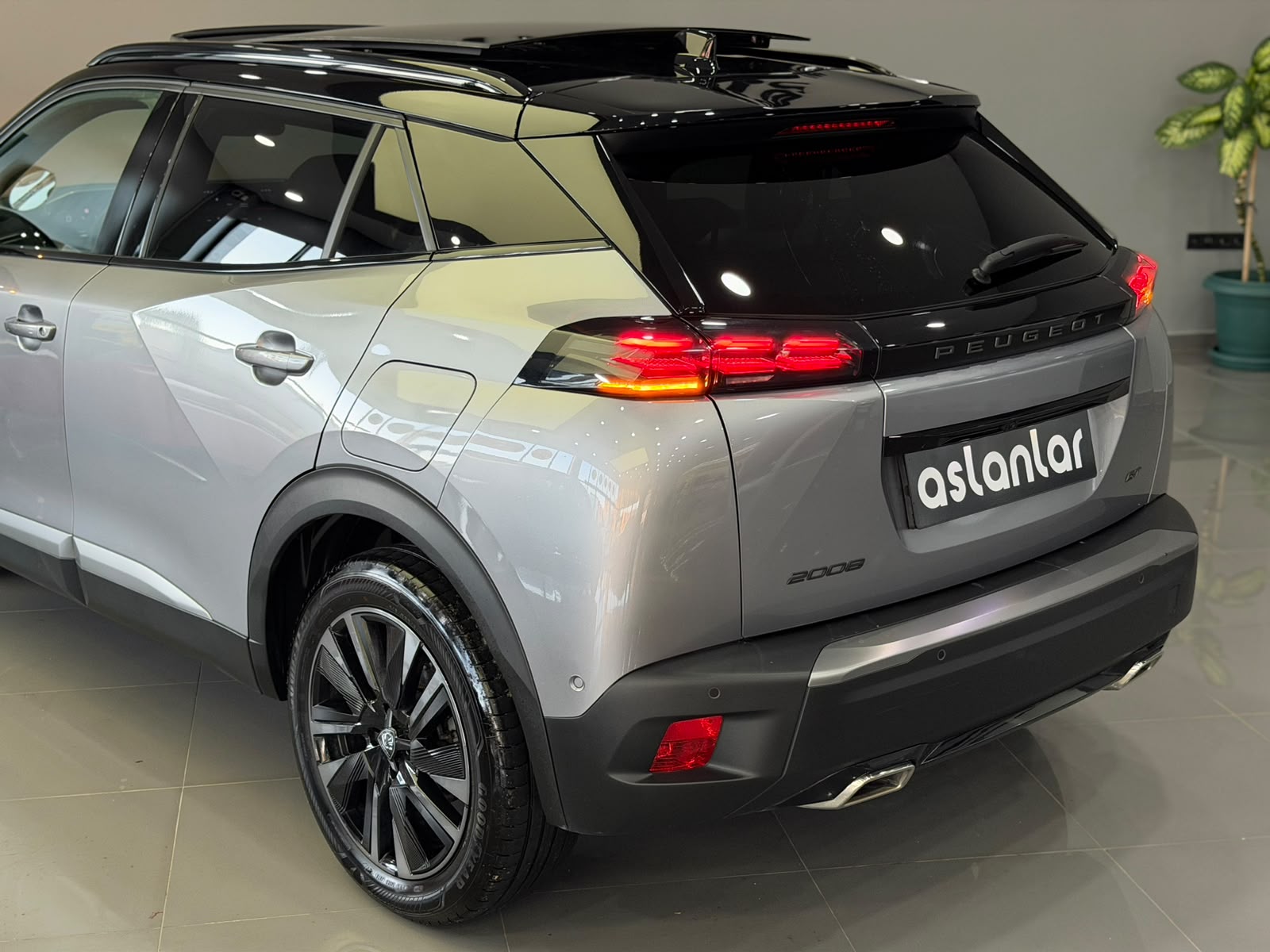 PEUGEOT 2008 17