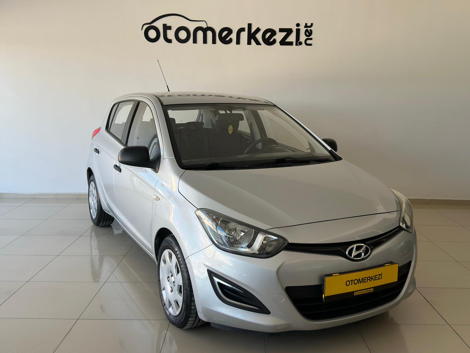 HYUNDAI i20 10