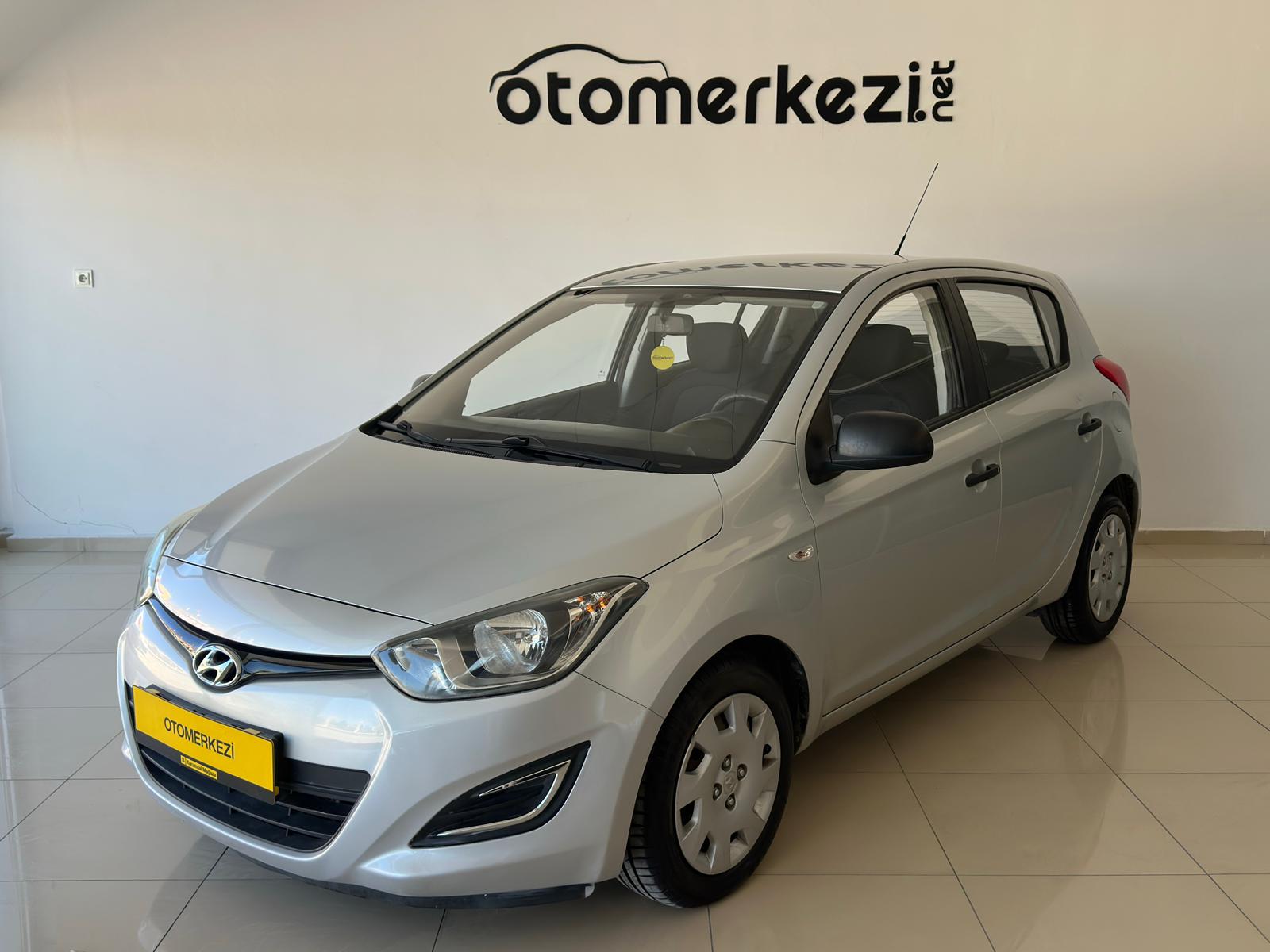 HYUNDAI i20 11
