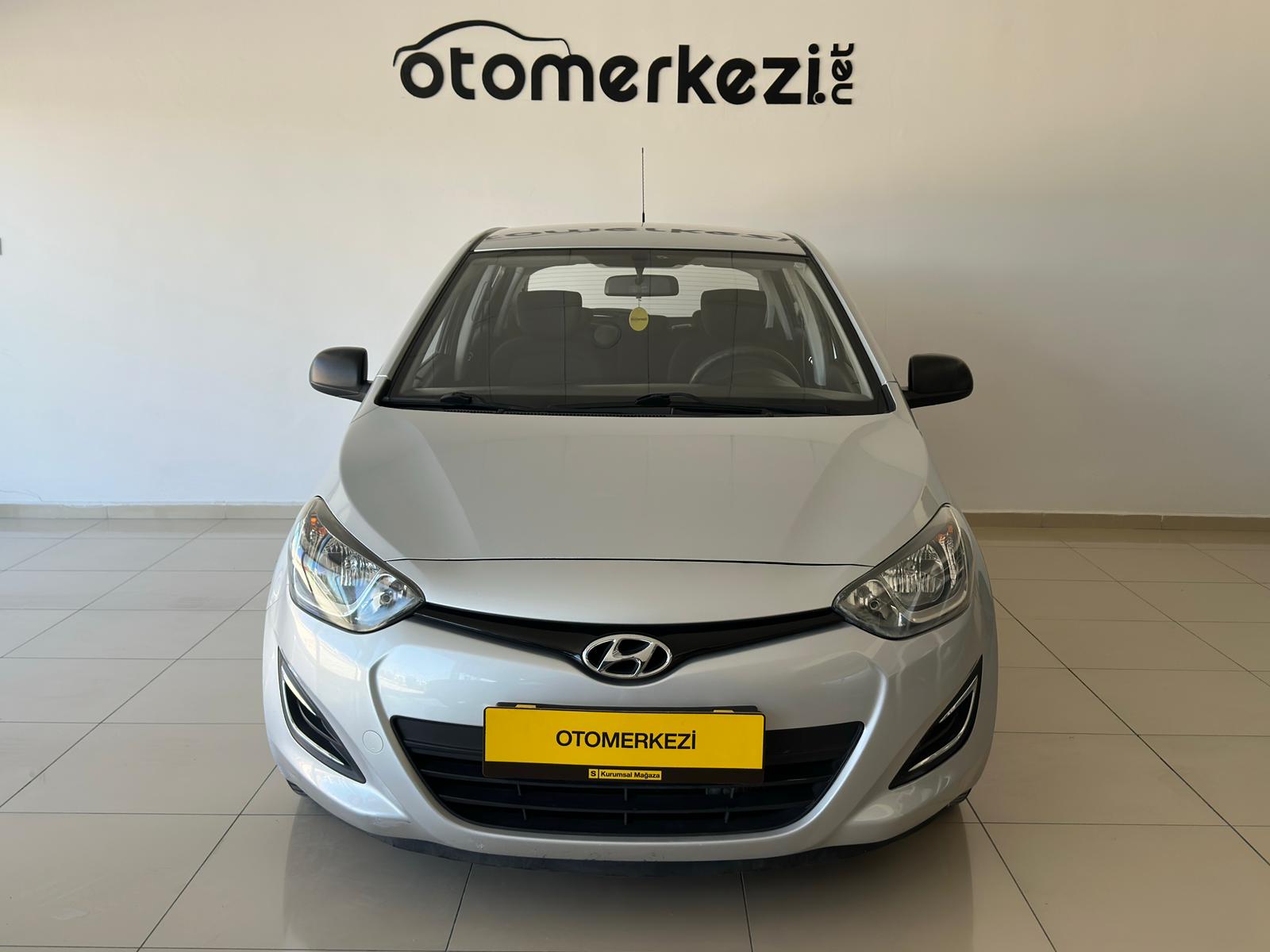 HYUNDAI i20 12